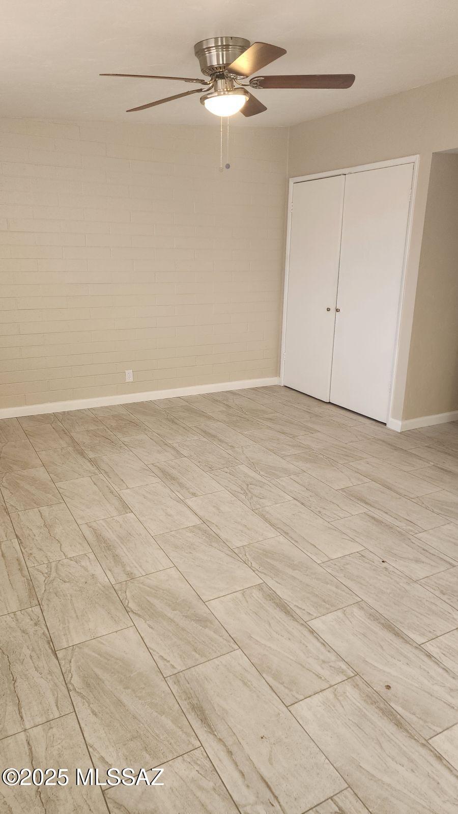Cozy Studio  Charming and well-maintained studio available in a great location! Features include new flooring, ceramic tile, freshly painted, plus easy access to public transportation, shopping, dining, all other conveniences nearby. Sports Park nearby with athletic facilities, and sports events. Perfect for a single person or a couple. OWNER/AGENT,  NO HOA FEES OR DUES