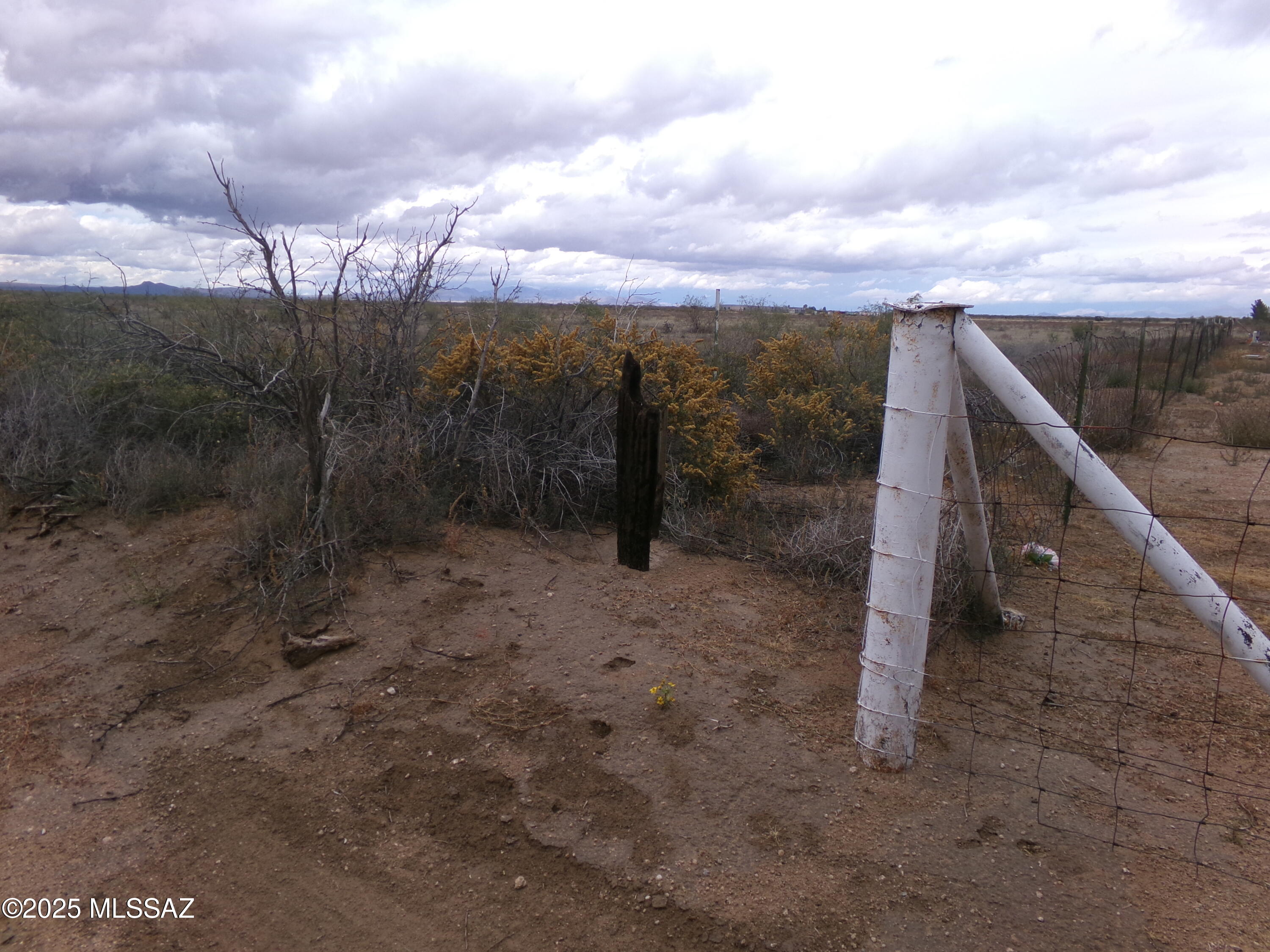 21.8 acres off Kansas Settlement Road on Baker Road .  Irrigation well on property. Buyer will have to verify condition of the well. Property hasn't been farmed in years.