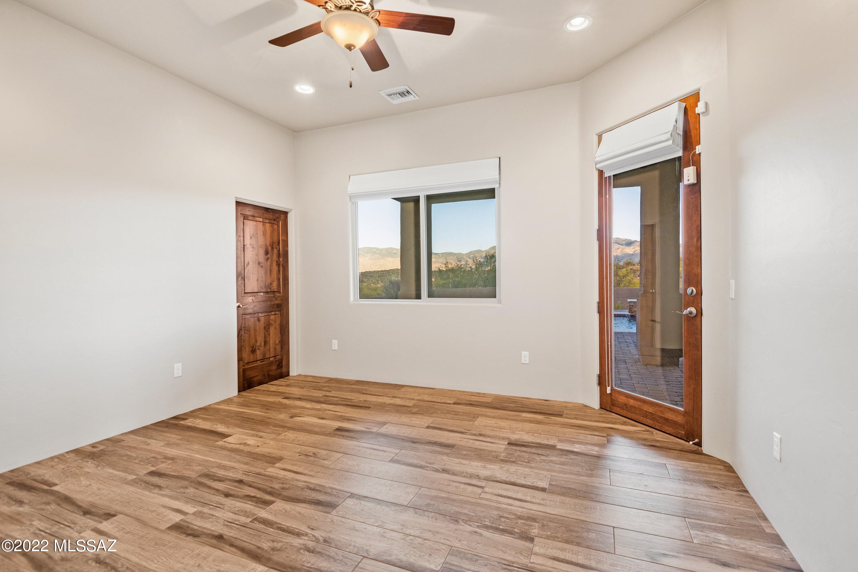 Coyote Creek (1-395) - Residential