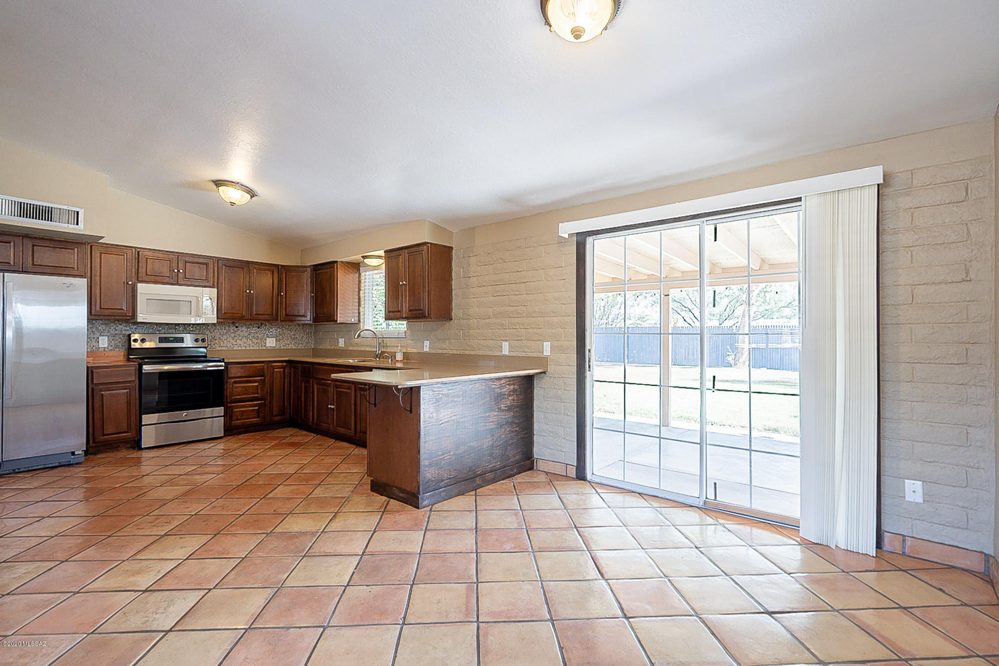 Casas Adobes Estates (448-465) - Residential Lease