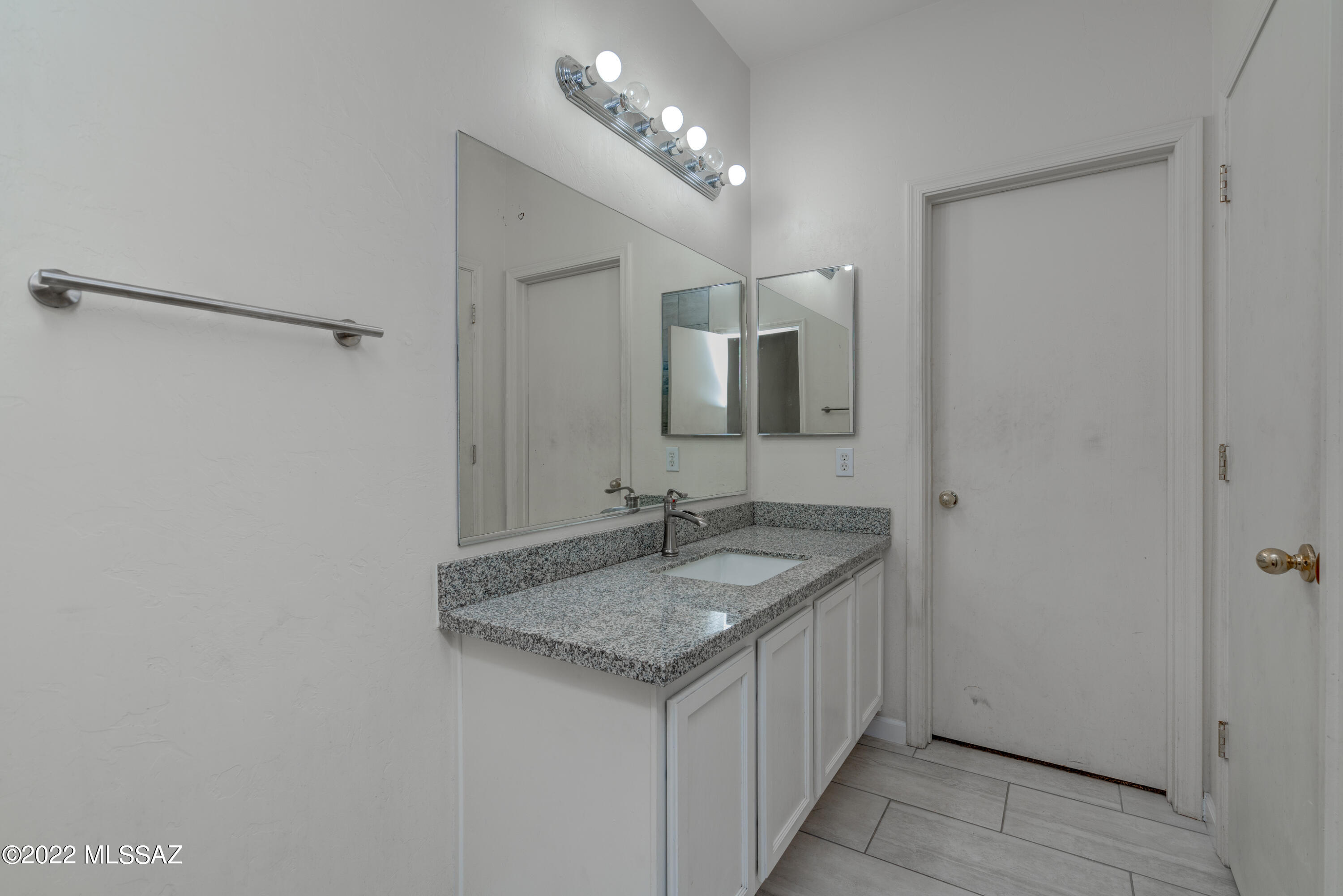 Valencia Place (1-100) - Residential