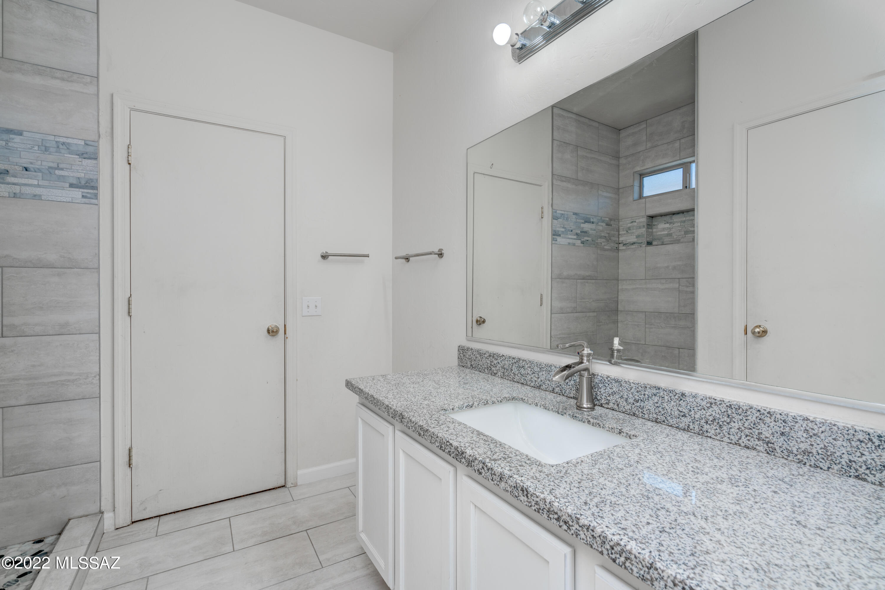 Valencia Place (1-100) - Residential