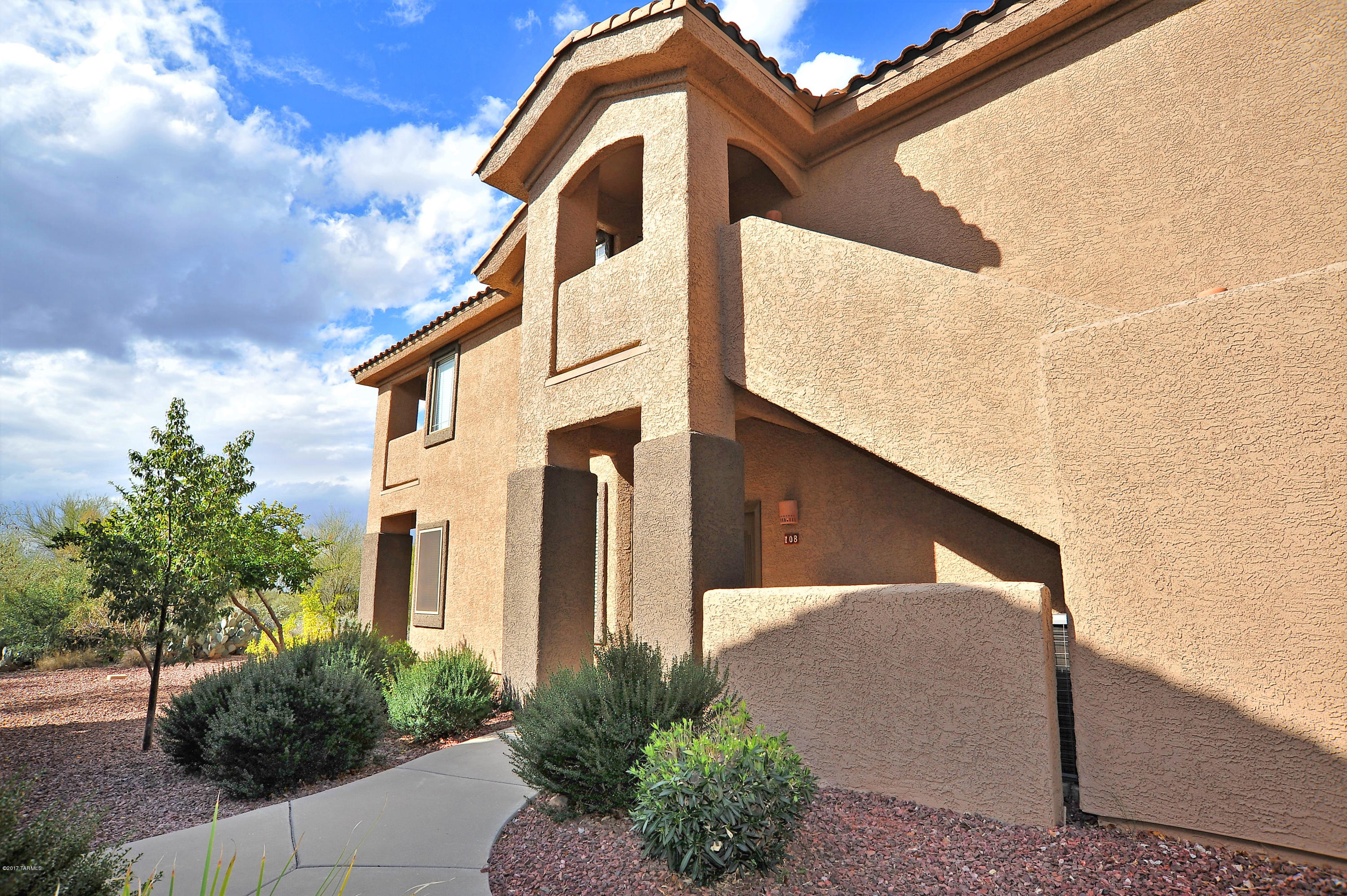 Vistoso Golf Casitas II, A Condominium (101-116, 201-216) - Residential