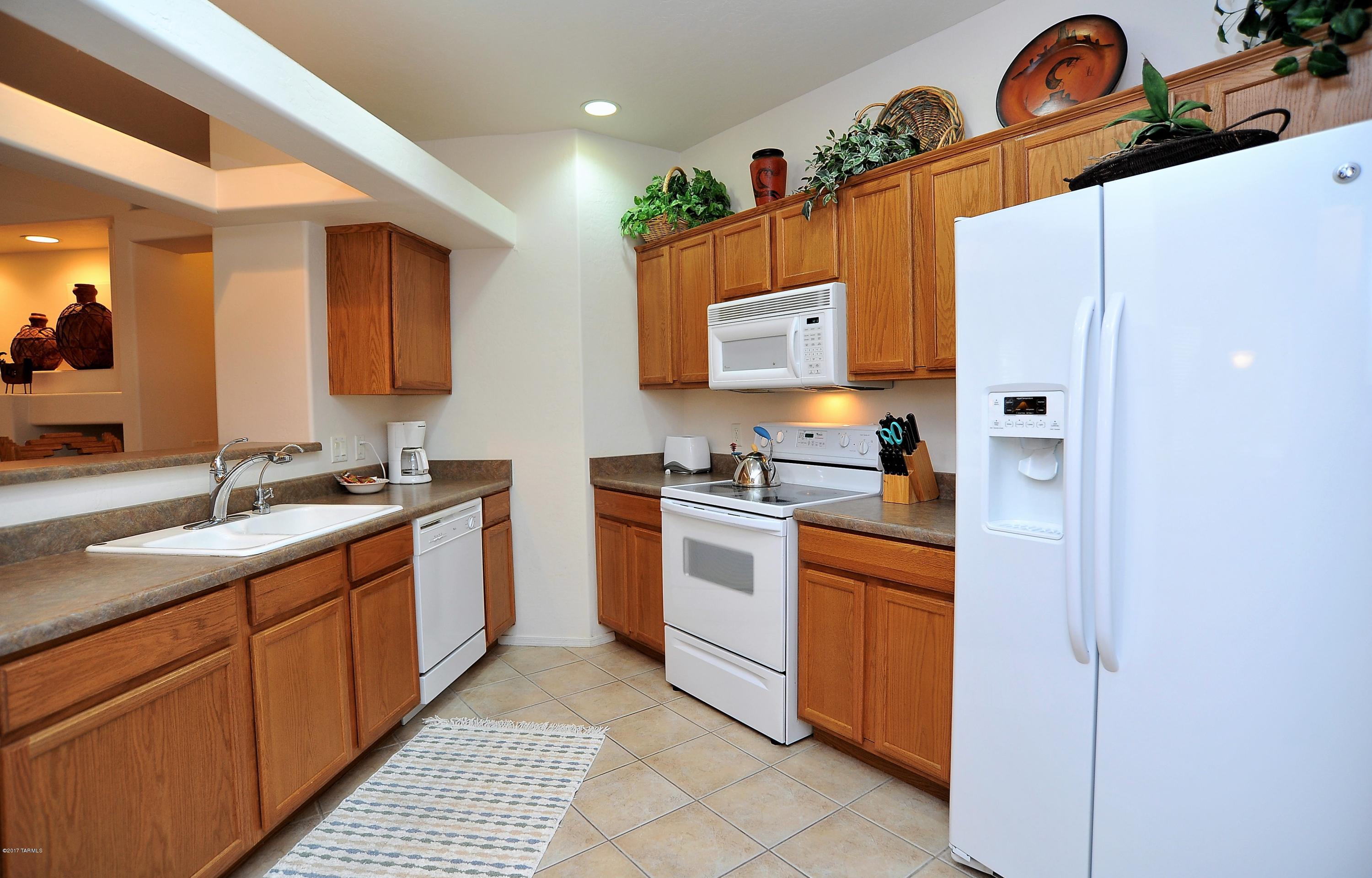 Vistoso Golf Casitas II, A Condominium (101-116, 201-216) - Residential