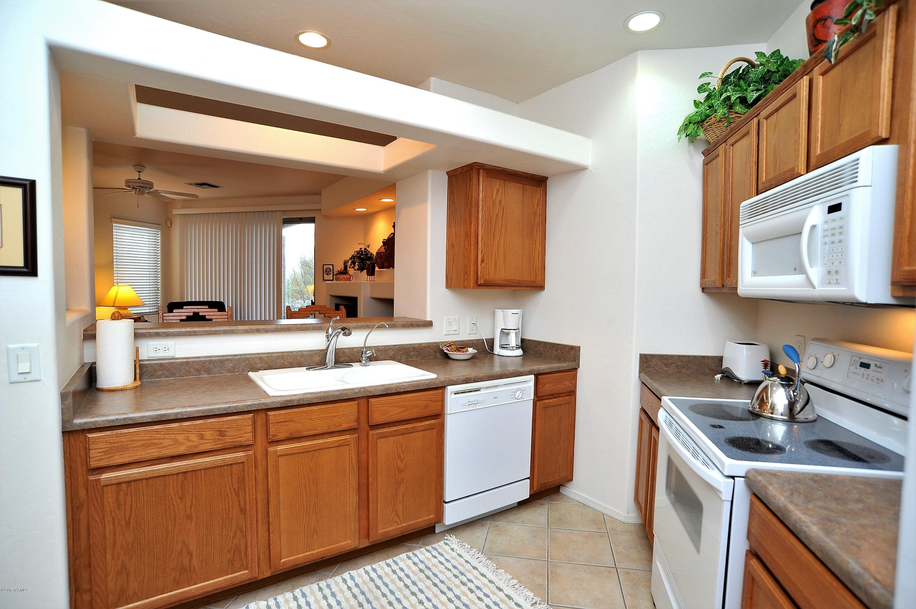 Vistoso Golf Casitas II, A Condominium (101-116, 201-216) - Residential