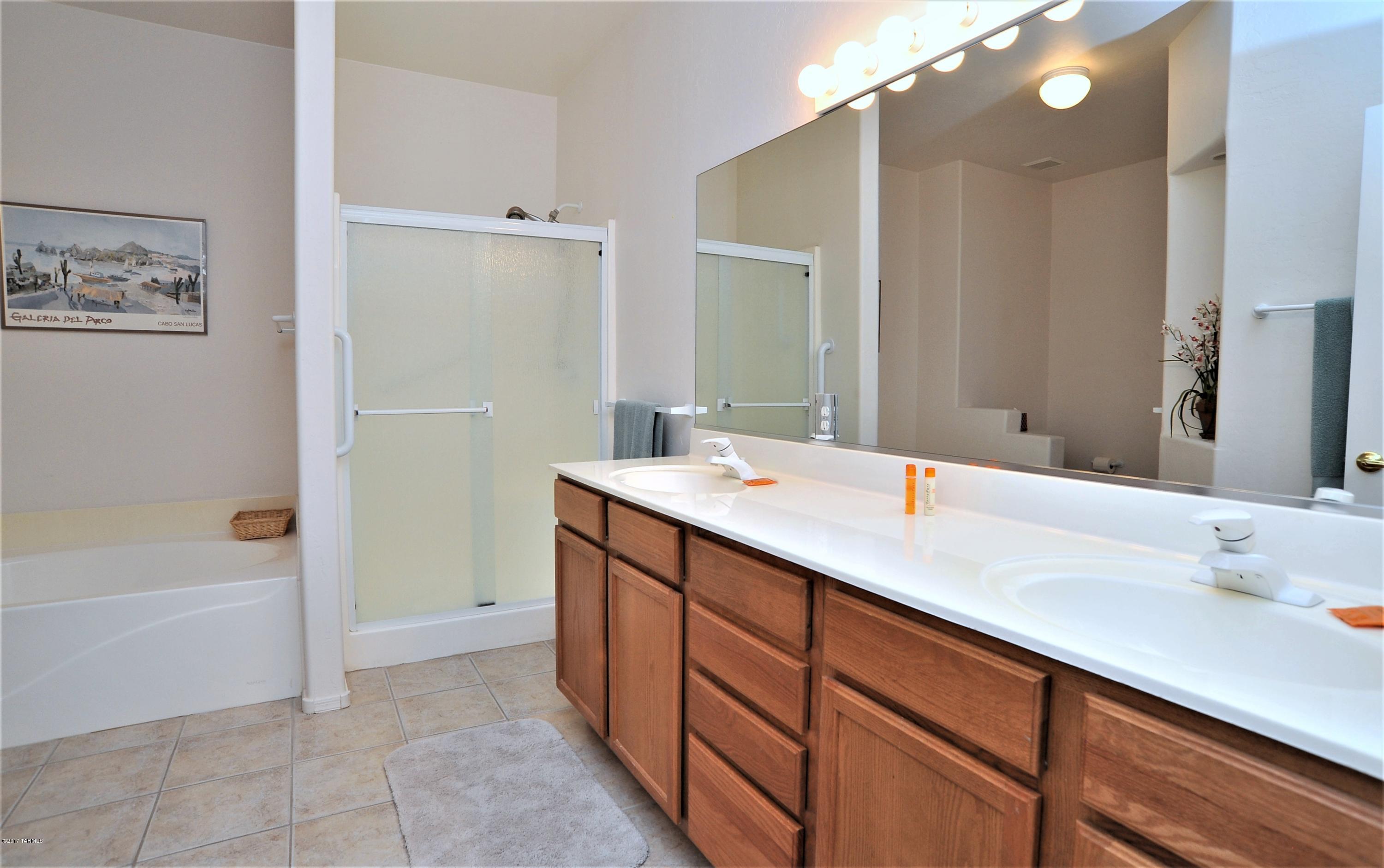Vistoso Golf Casitas II, A Condominium (101-116, 201-216) - Residential