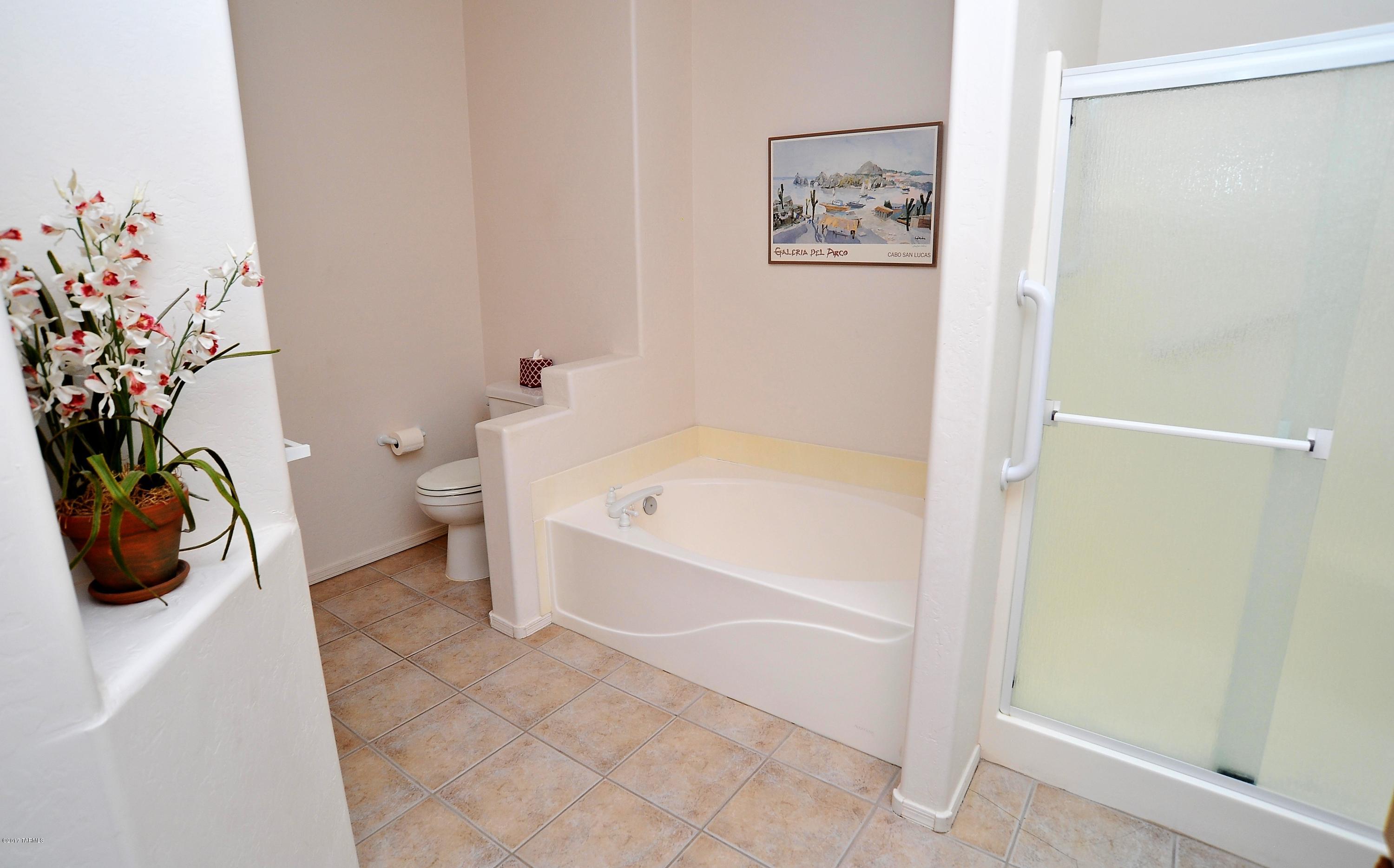 Vistoso Golf Casitas II, A Condominium (101-116, 201-216) - Residential