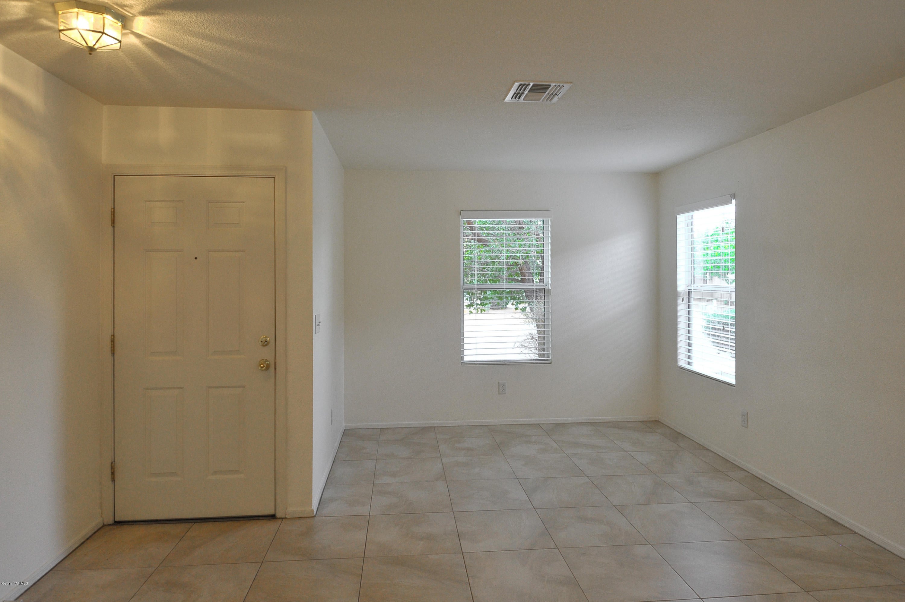 Casas Adobes West (1-220) - Residential Lease