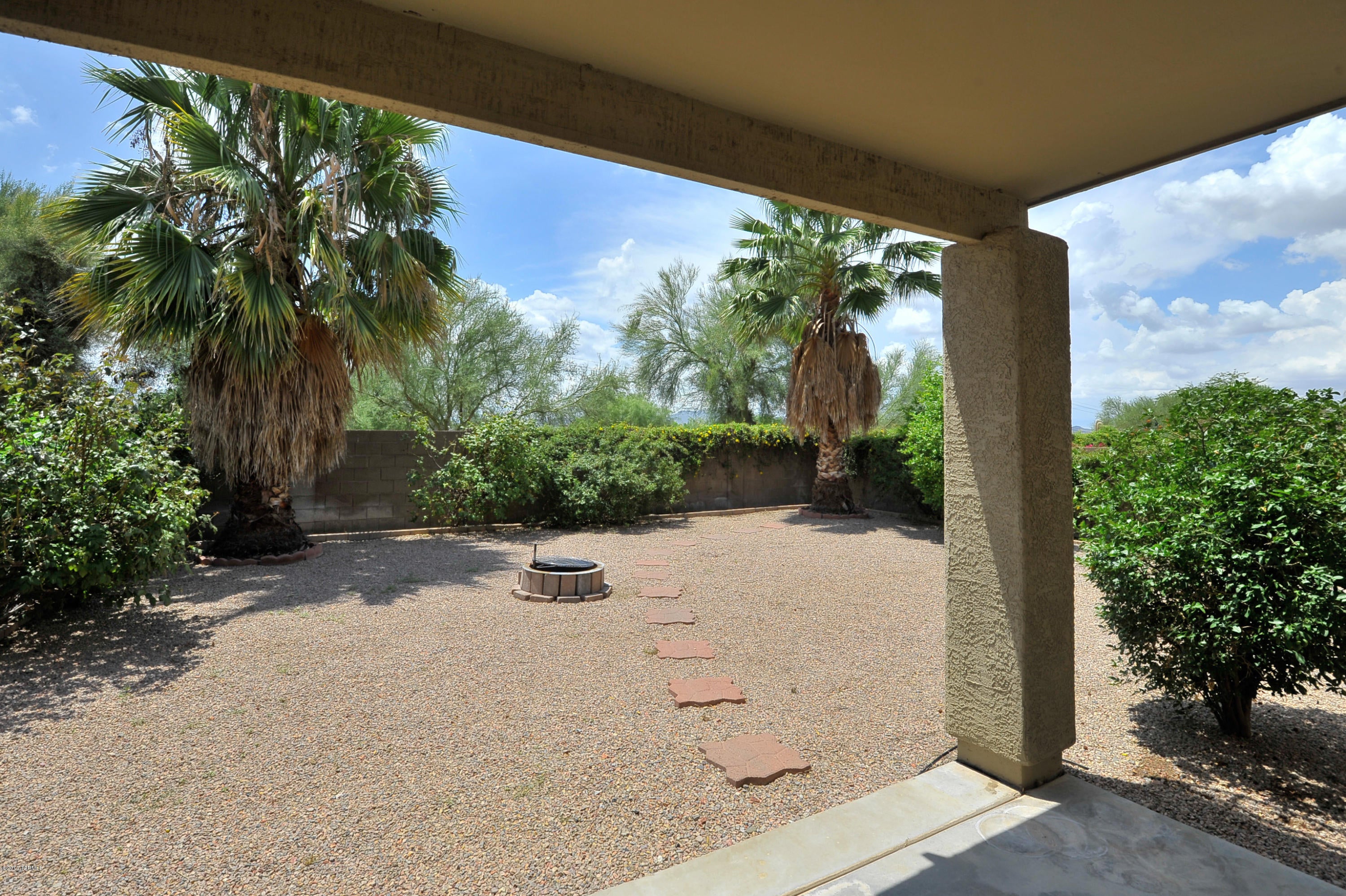 Casas Adobes West (1-220) - Residential Lease