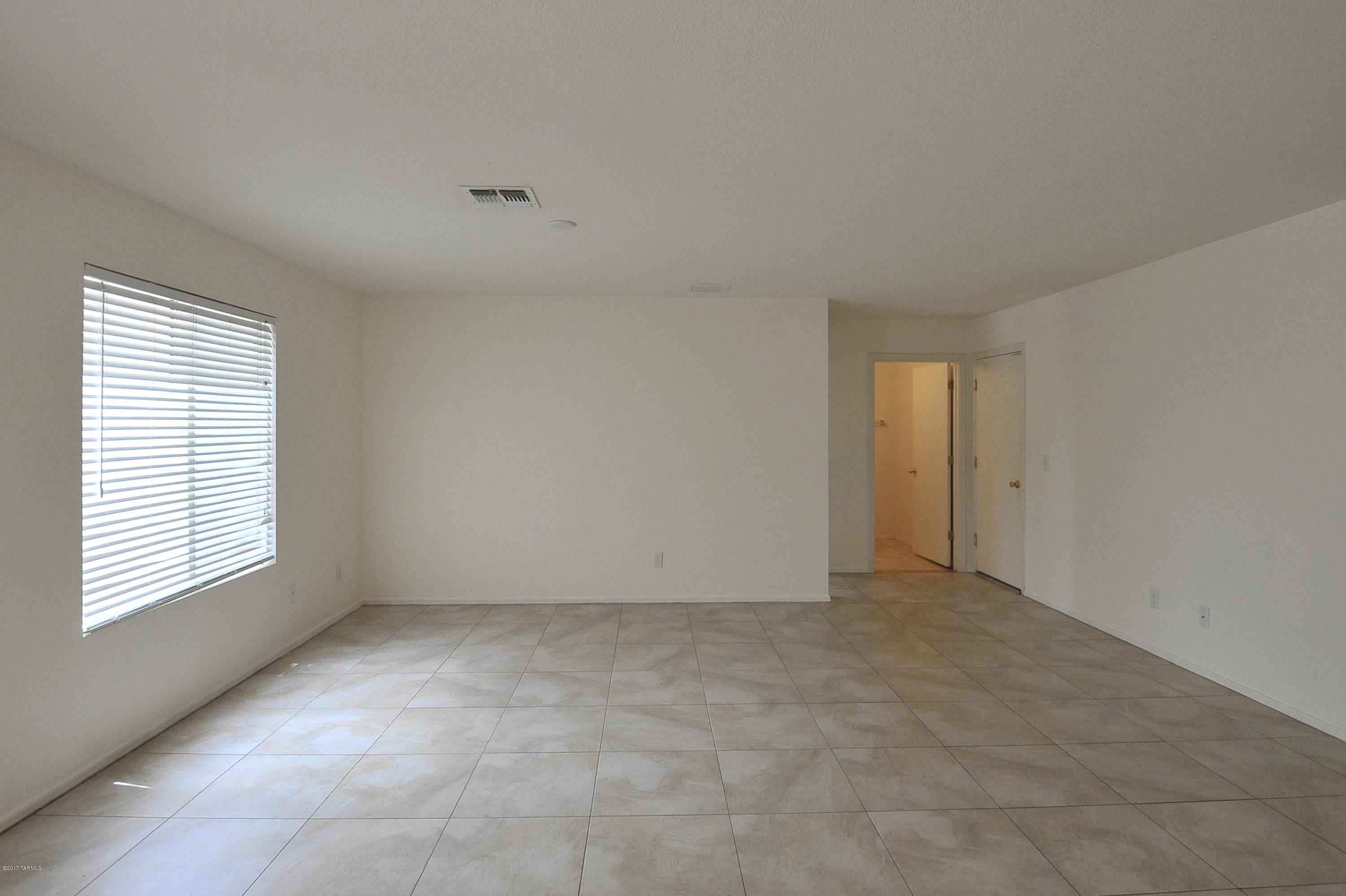 Casas Adobes West (1-220) - Residential Lease