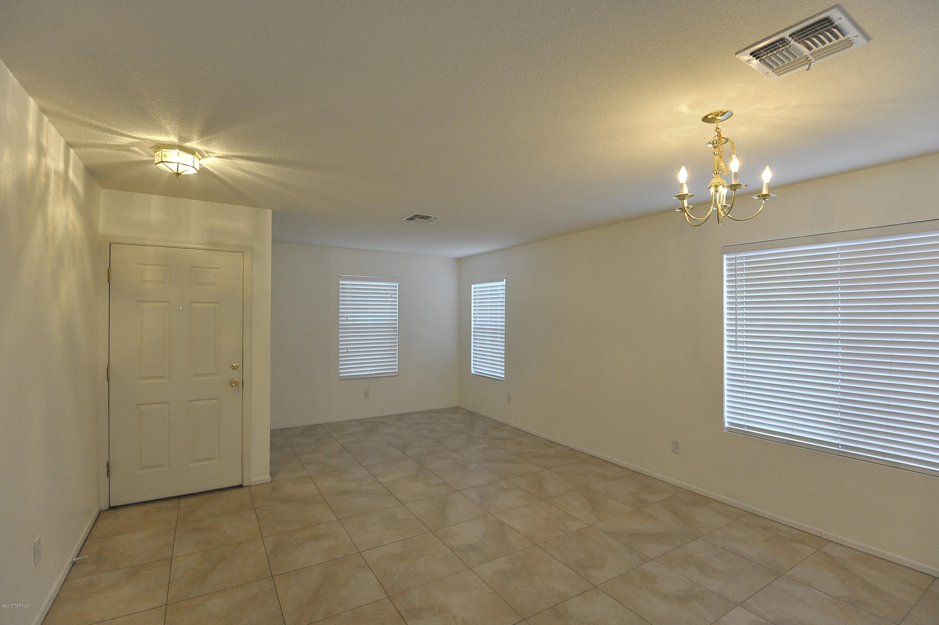 Two Story KB Home all Tile Except Bedrooms and Loft Area .Loft/Family room area off Master Bedroom Upstairs
One Bedroom Downstairs
Family Room/Kitchen Combo all Tile , Living room /Dining room all Tile. Two Car Garage. 2.5 Bath. Half Bath down stairs. Ask About P#3153-M