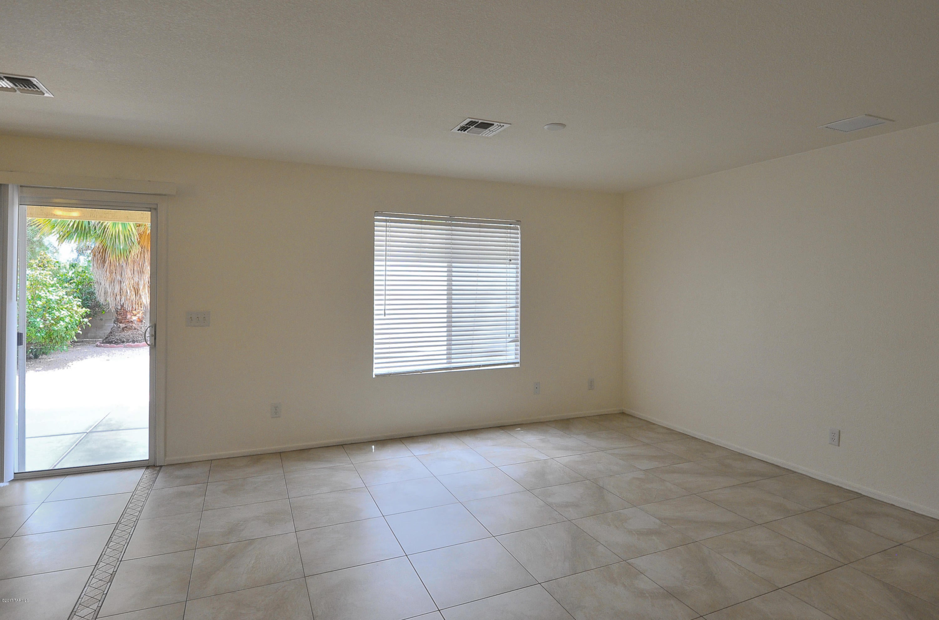 Casas Adobes West (1-220) - Residential Lease