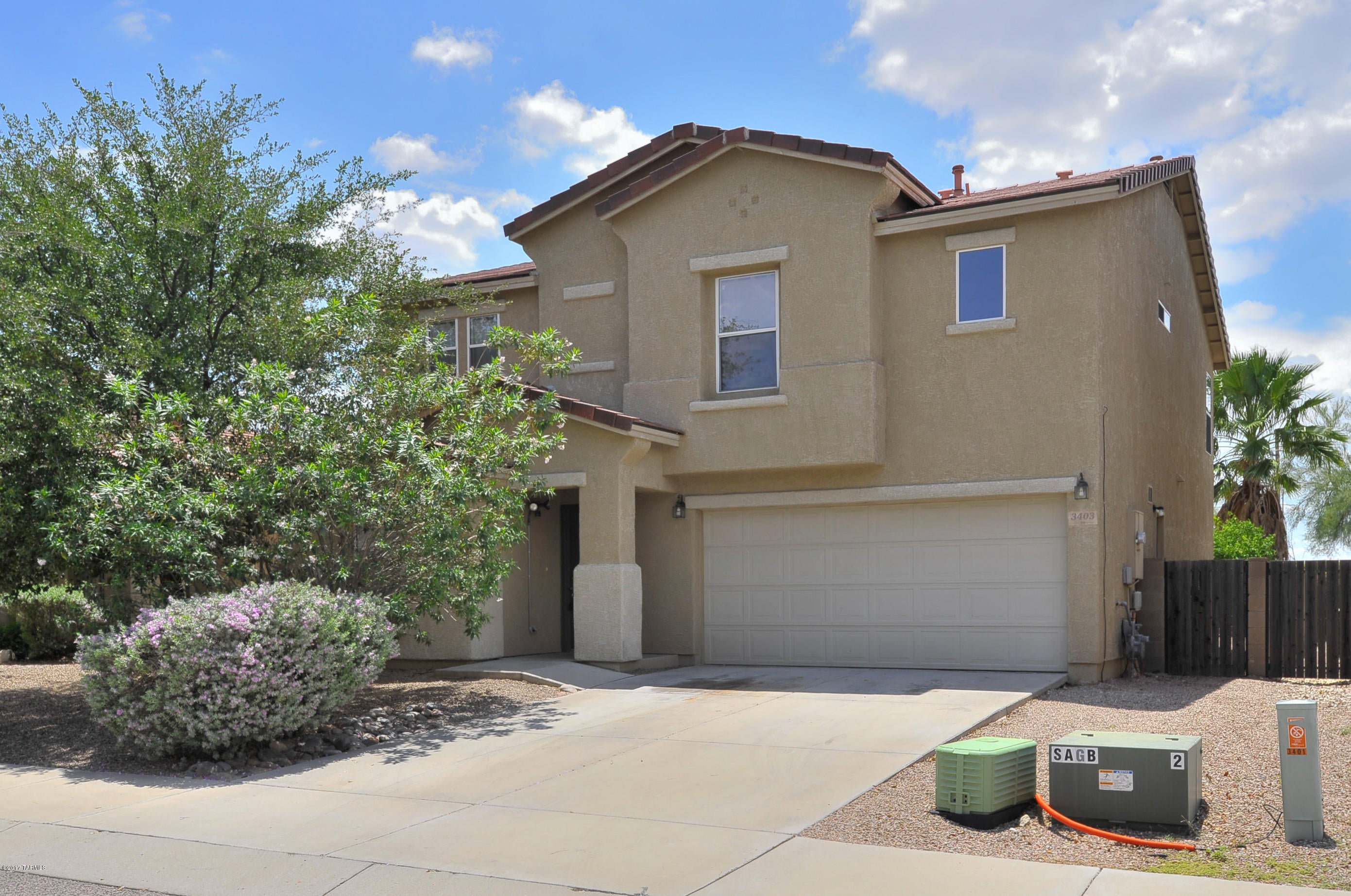 Casas Adobes West (1-220) - Residential Lease