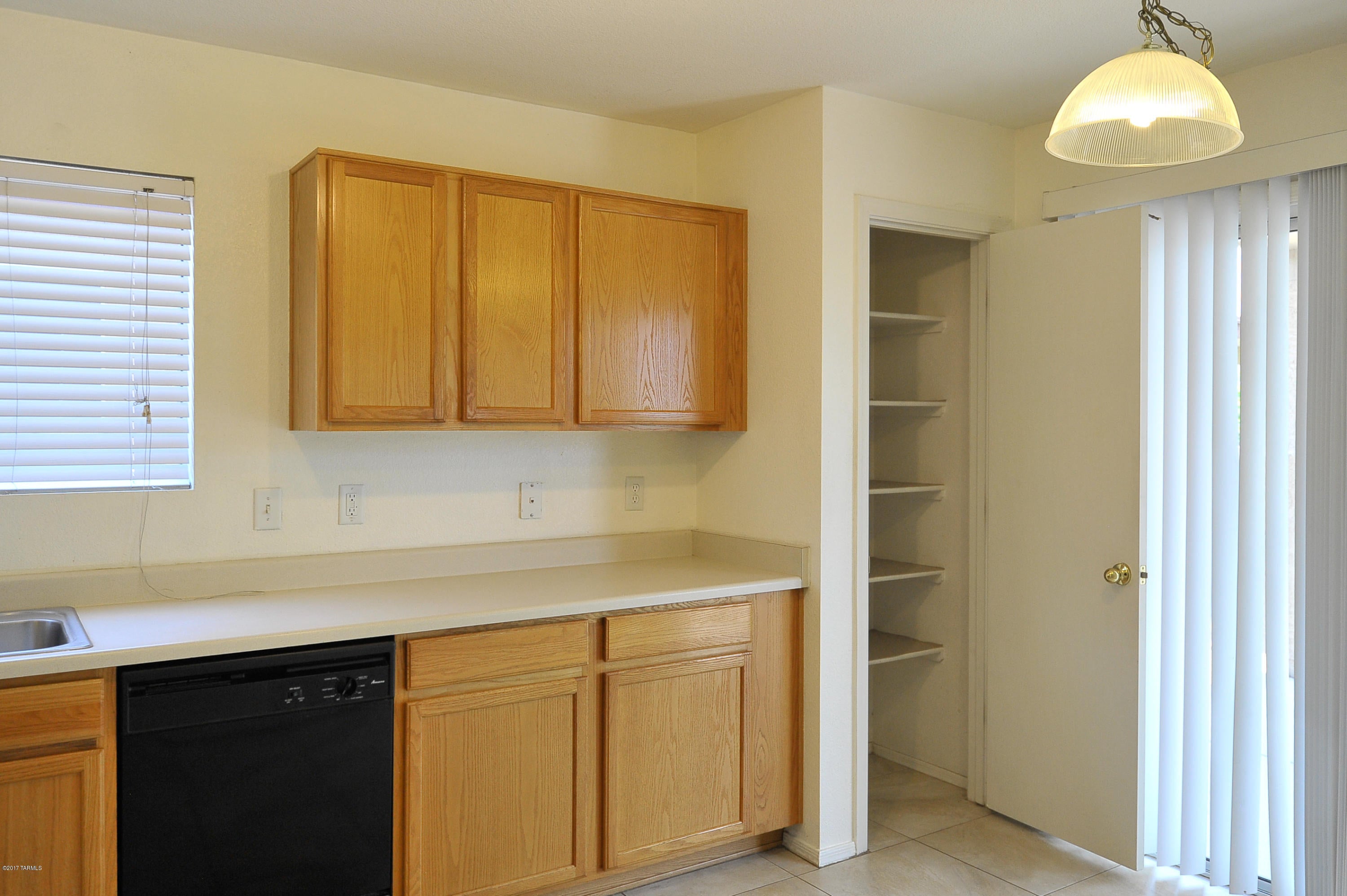 Casas Adobes West (1-220) - Residential Lease