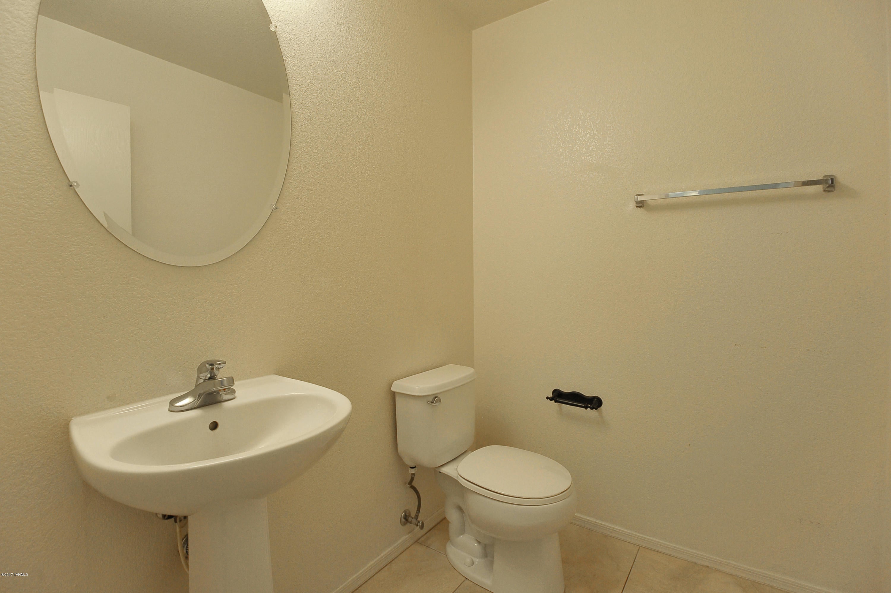 Casas Adobes West (1-220) - Residential Lease