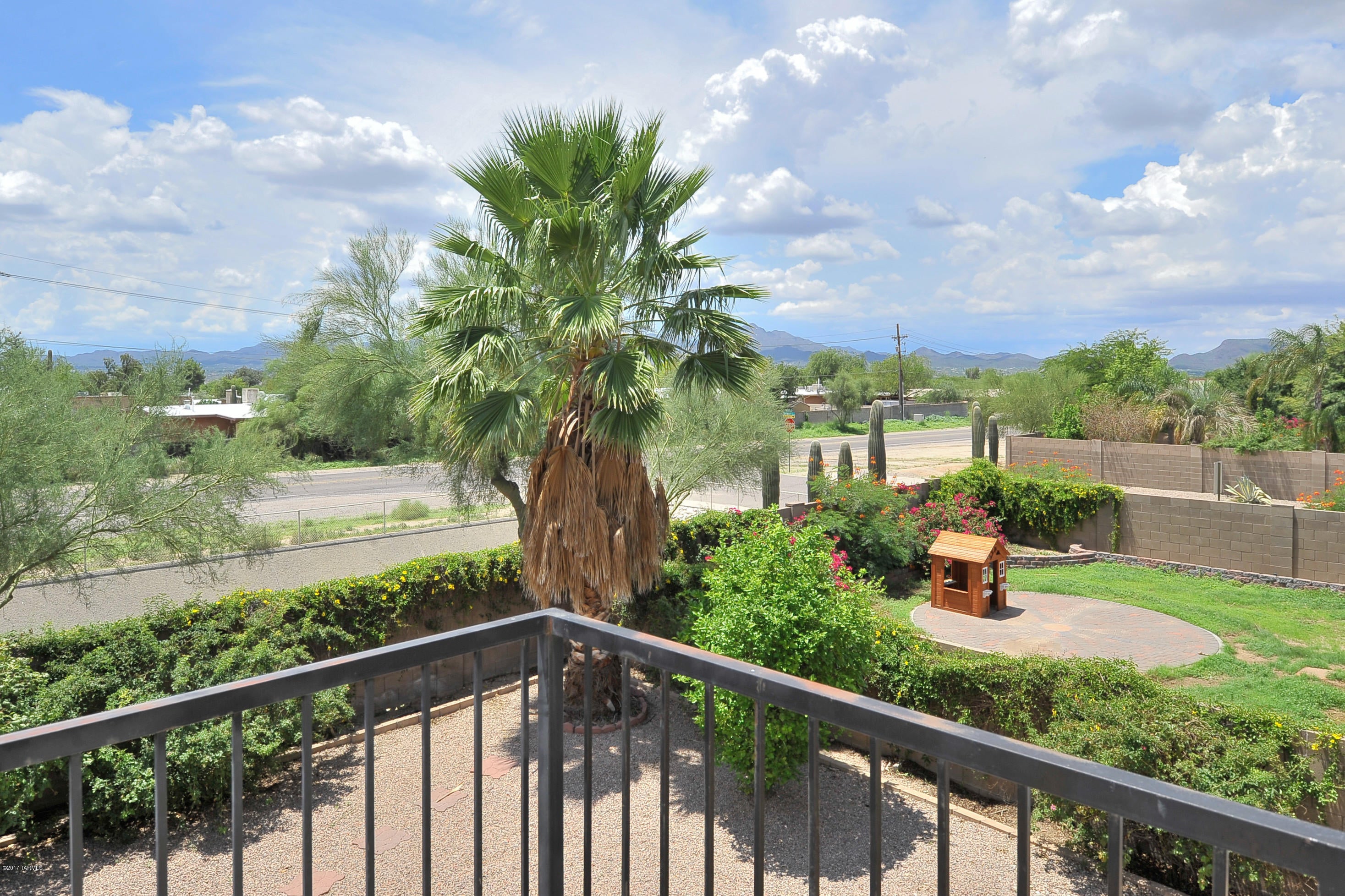 Casas Adobes West (1-220) - Residential Lease