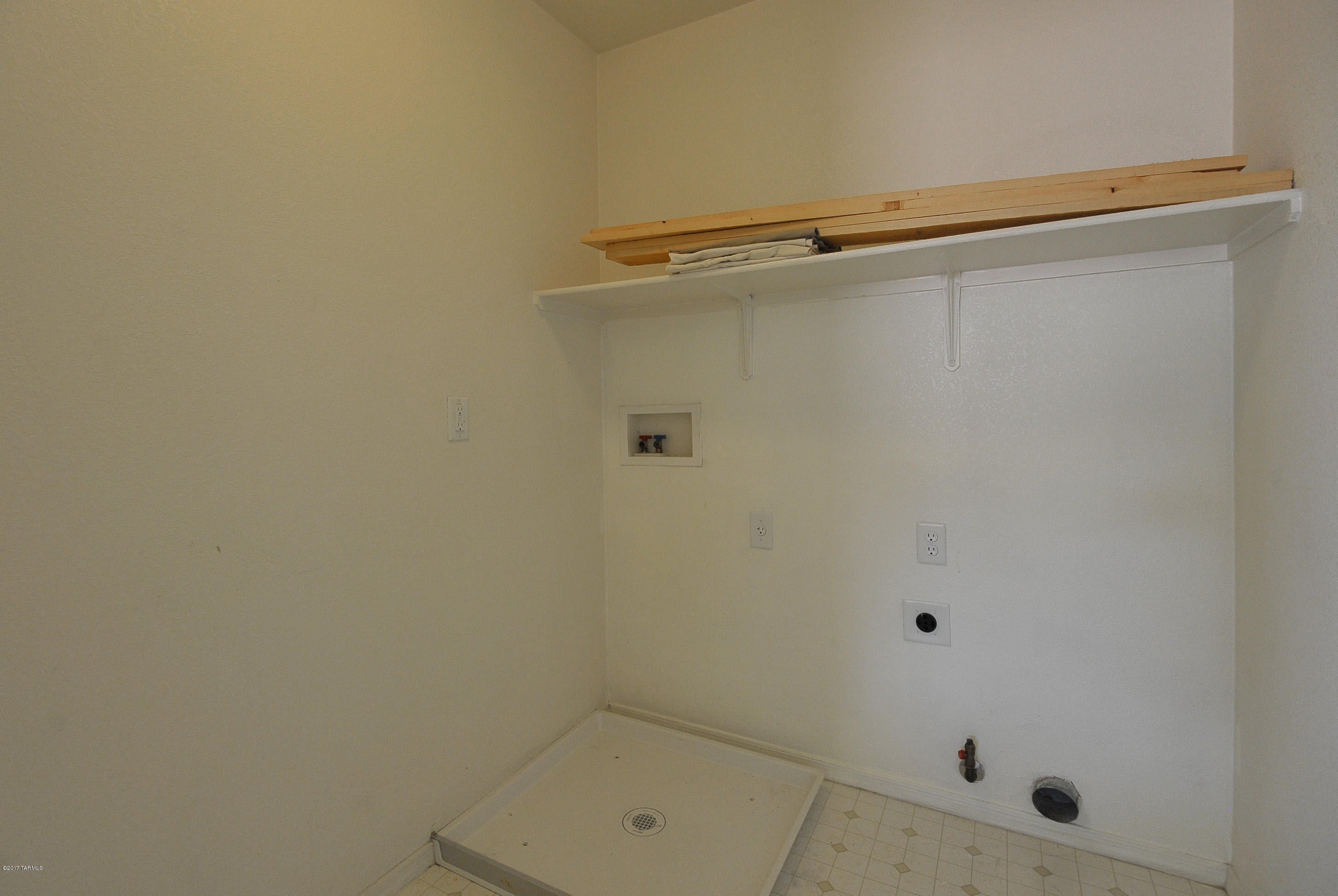Casas Adobes West (1-220) - Residential Lease