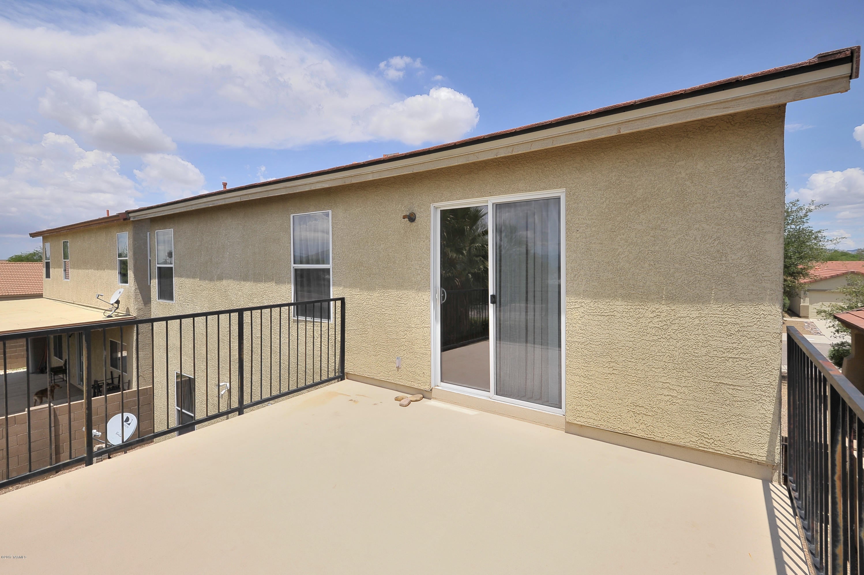 Casas Adobes West (1-220) - Residential Lease
