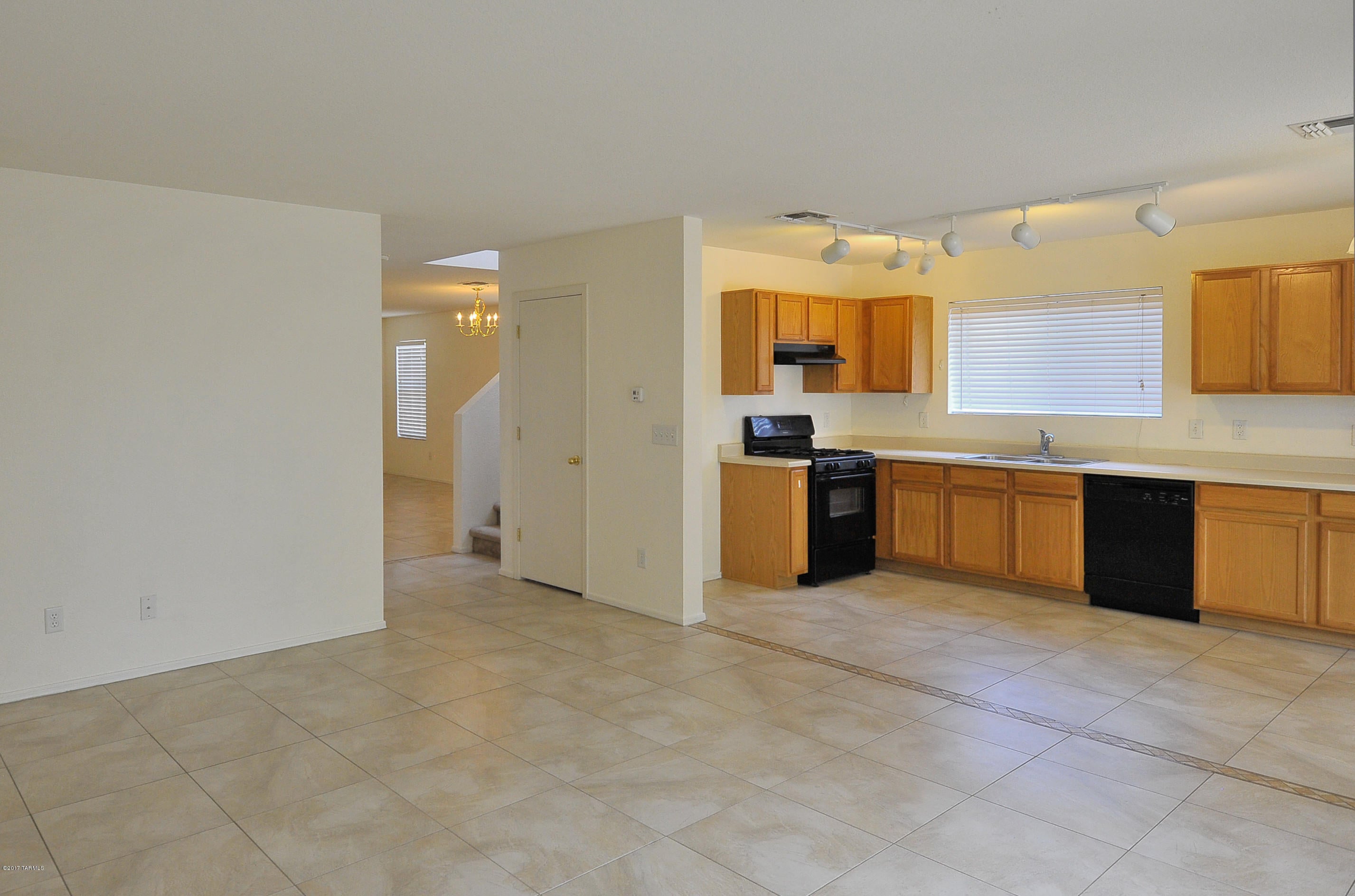 Casas Adobes West (1-220) - Residential Lease