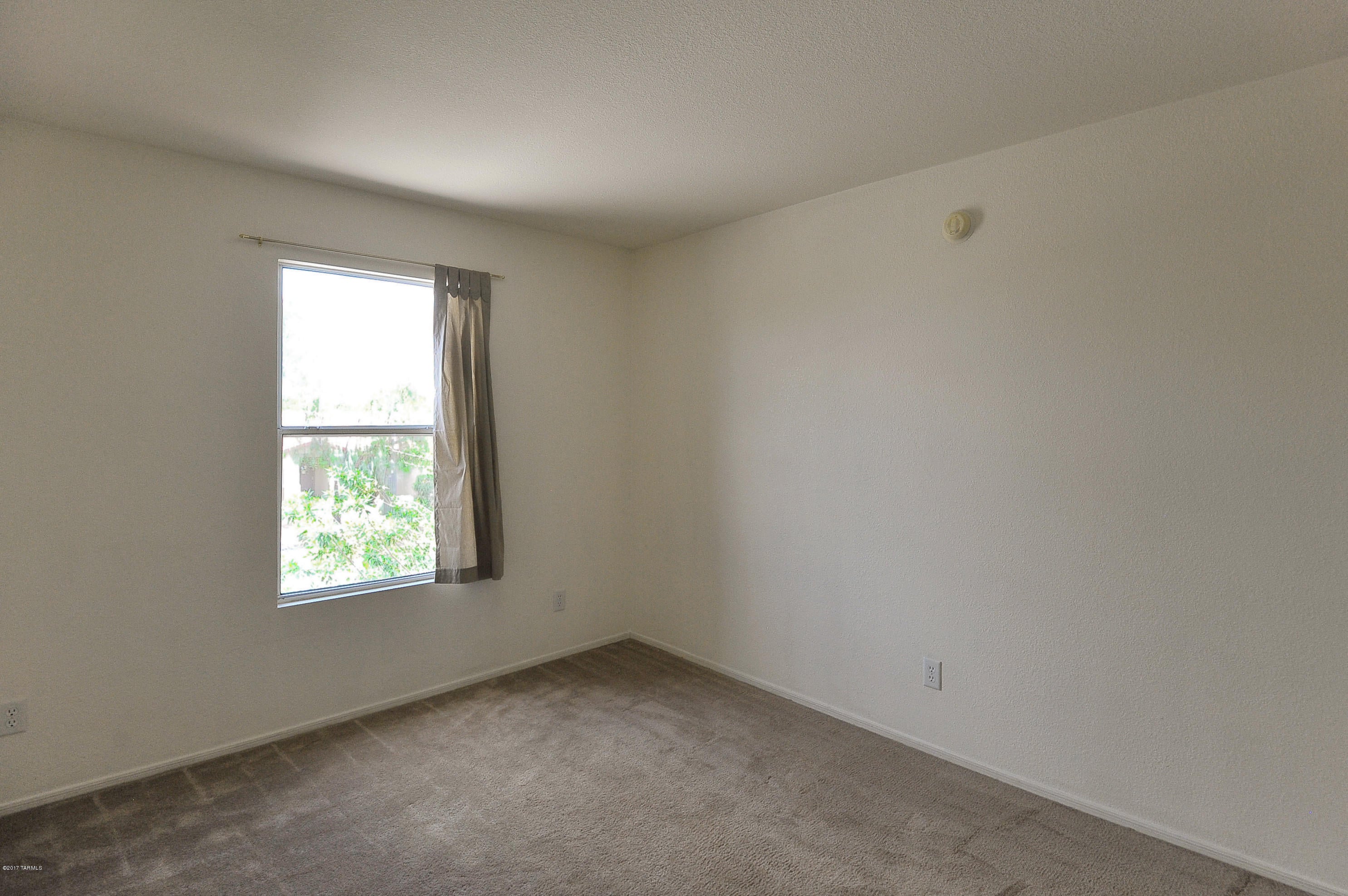 Casas Adobes West (1-220) - Residential Lease