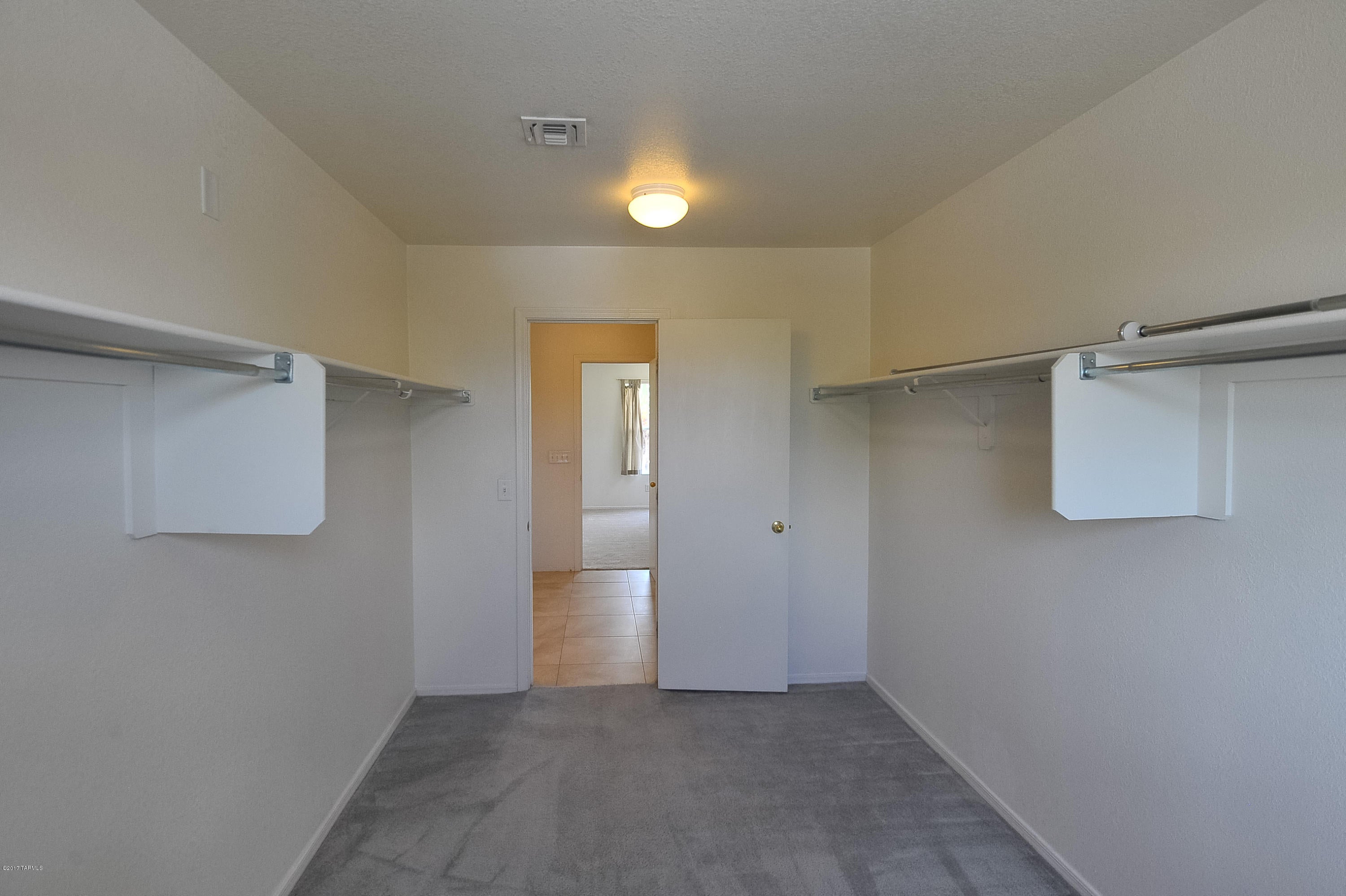 Casas Adobes West (1-220) - Residential Lease