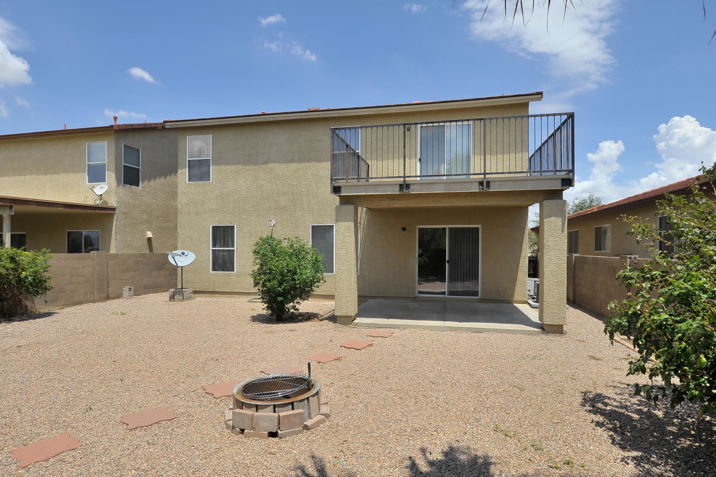 Casas Adobes West (1-220) - Residential Lease
