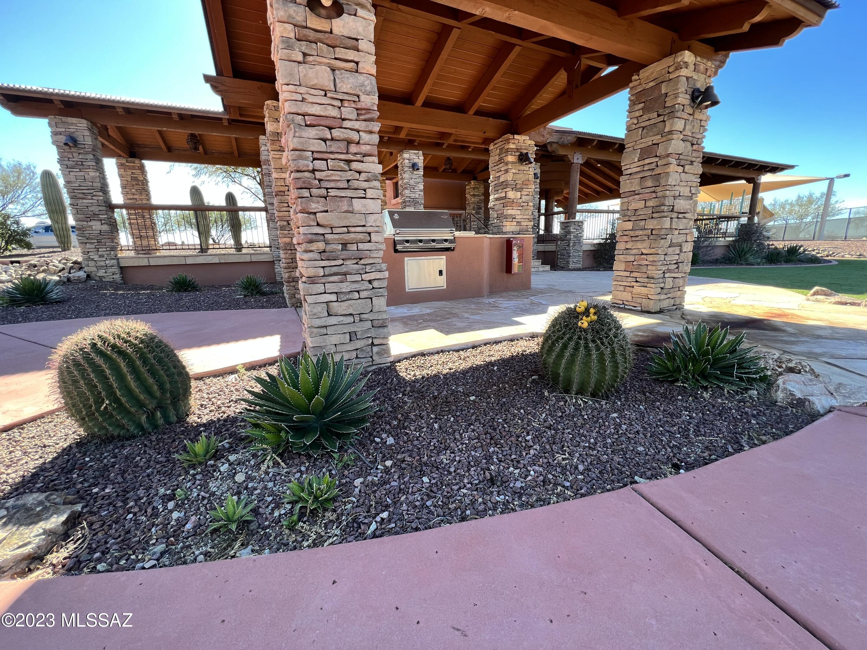 Coyote Creek (1-395) - Residential