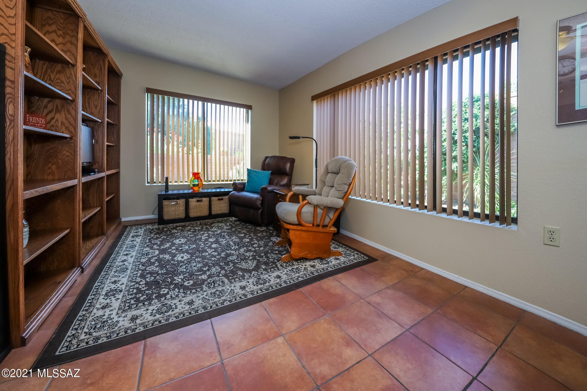 La Cholla Hills(1-313) - Residential