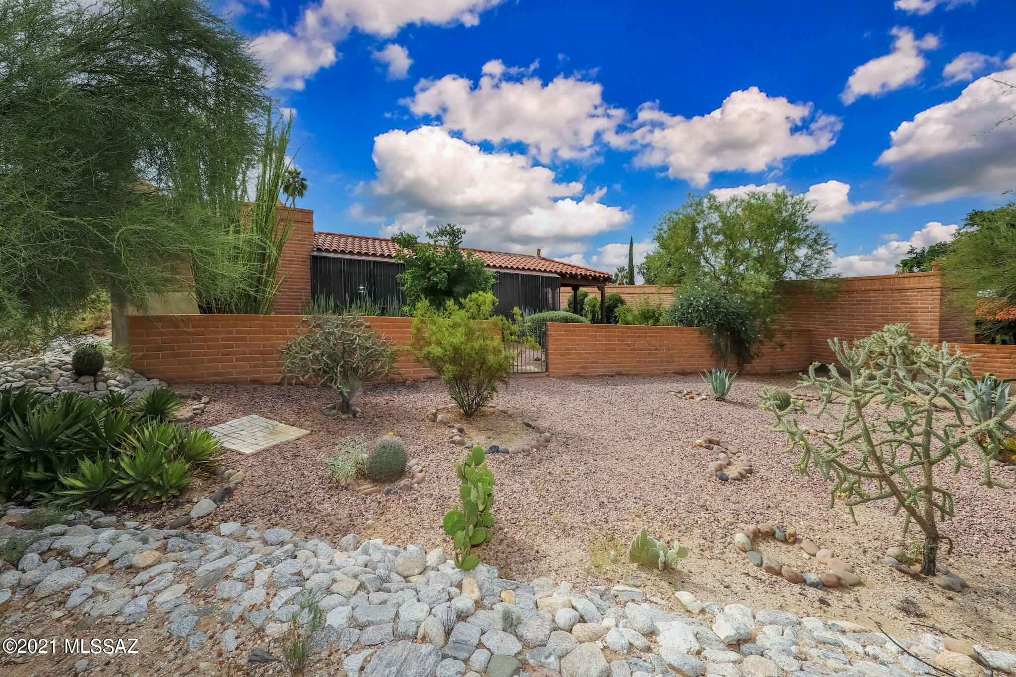 La Cholla Hills(1-313) - Residential