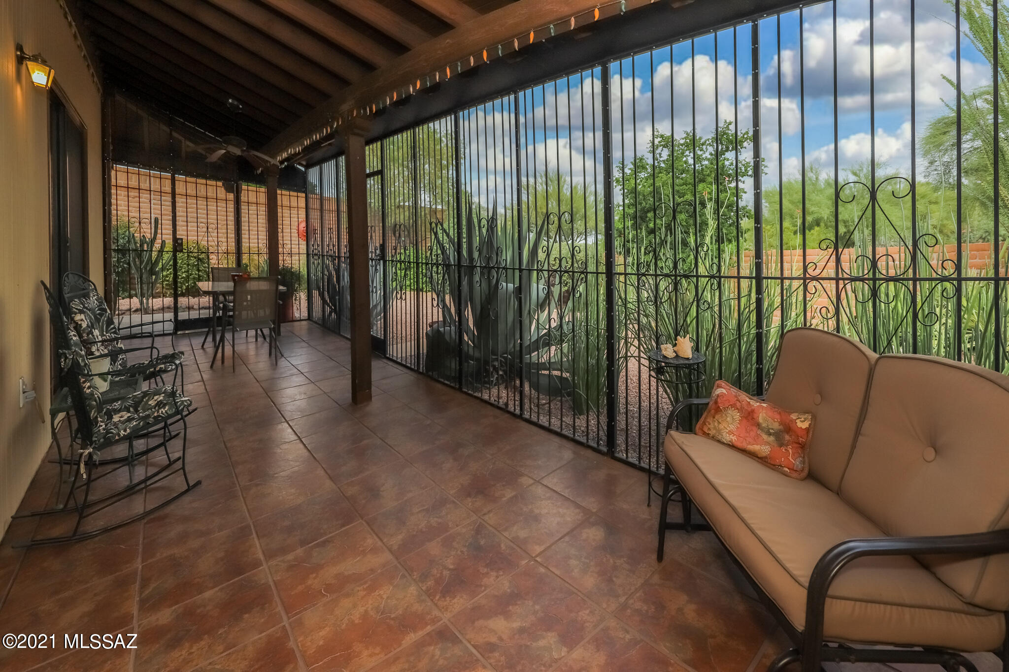 La Cholla Hills(1-313) - Residential