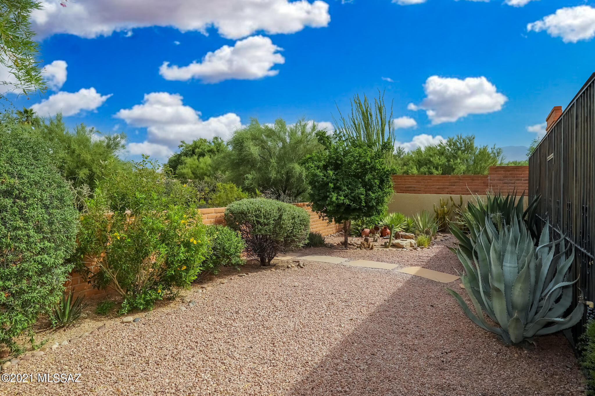 La Cholla Hills(1-313) - Residential