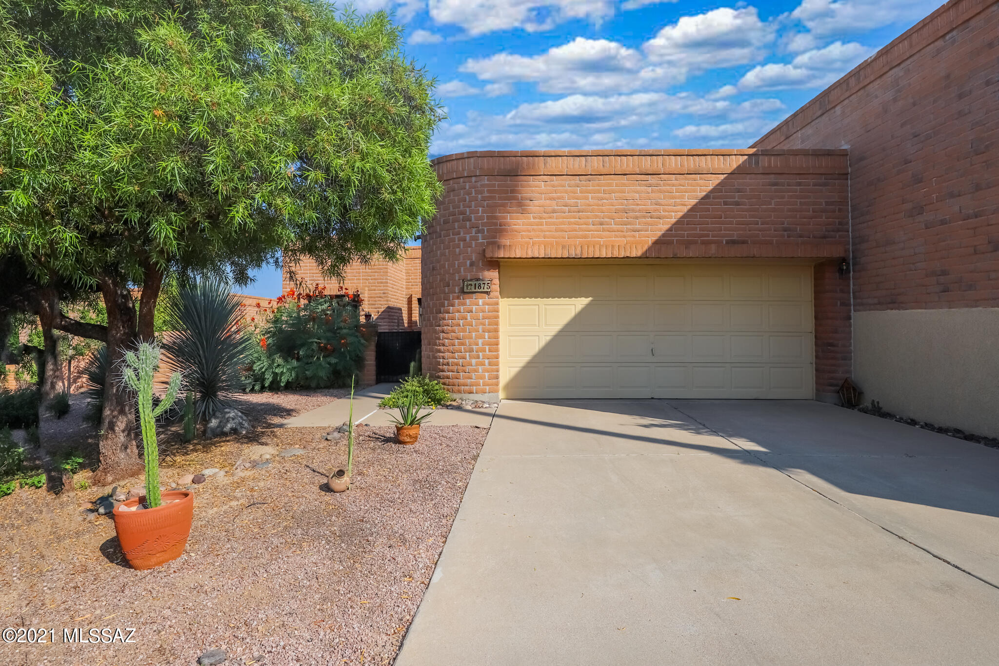 La Cholla Hills(1-313) - Residential