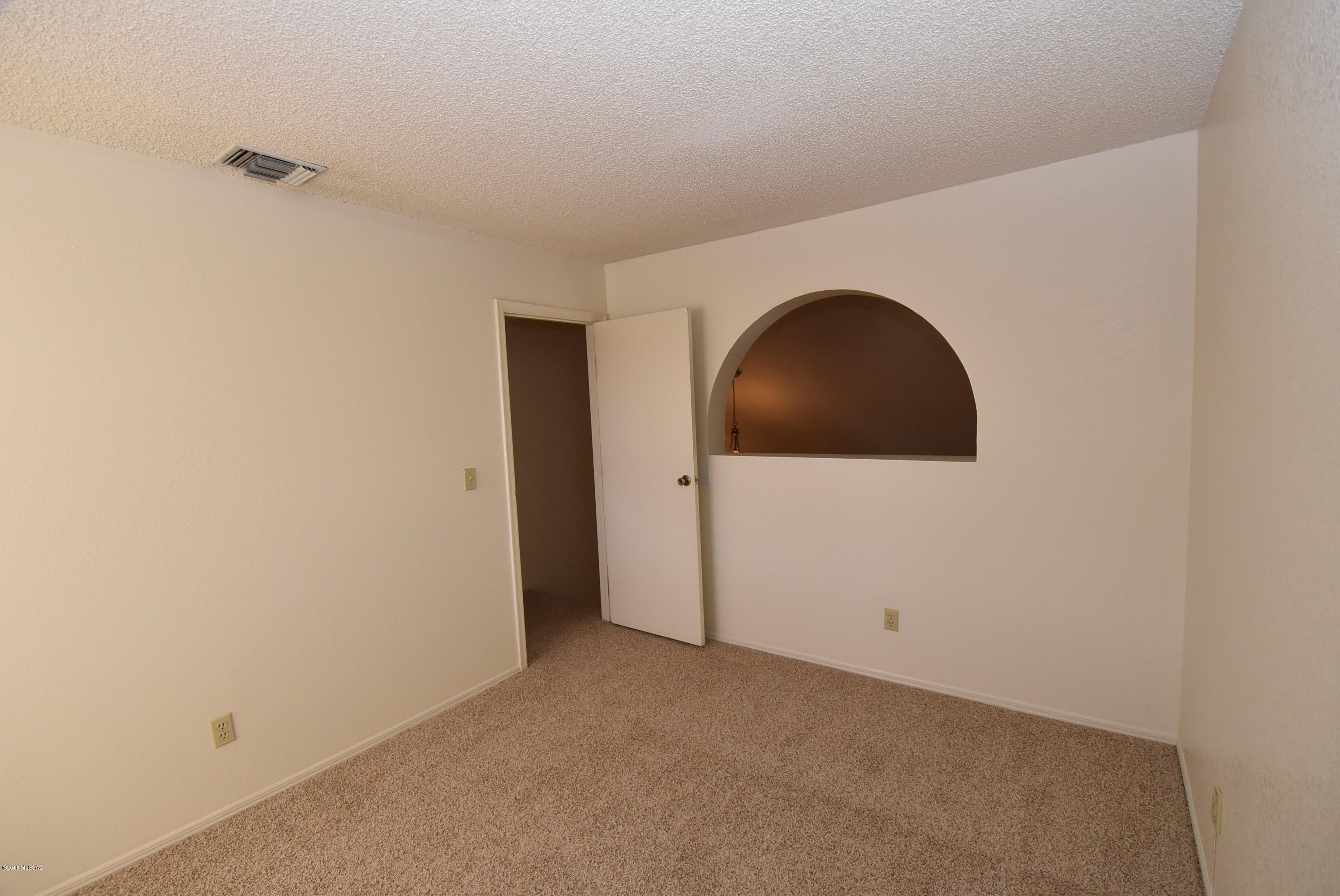 Oak Tree II at Midvale (273-519) - Residential Lease