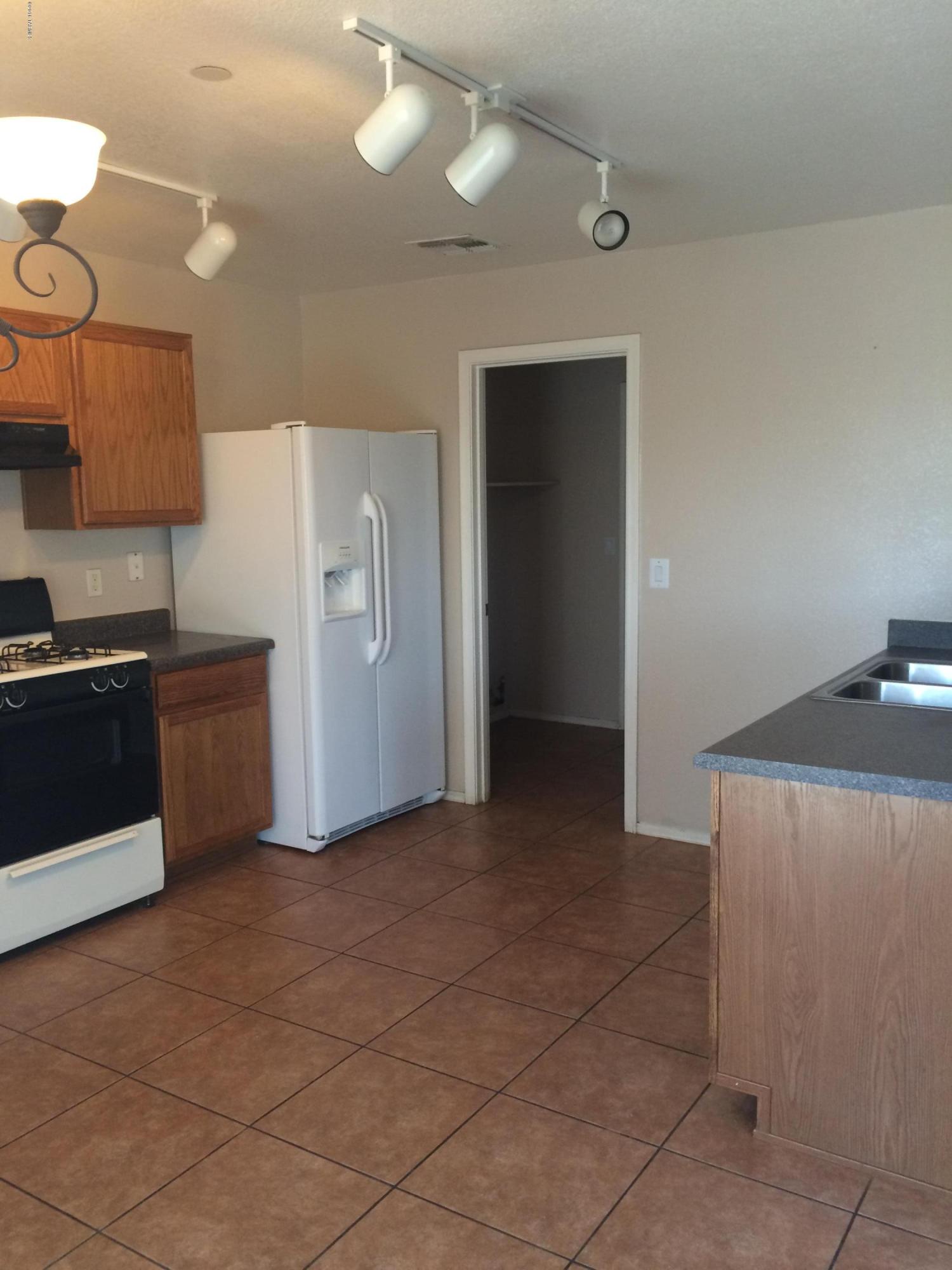 Tierra Del Paraiso(1-133) - Residential Lease