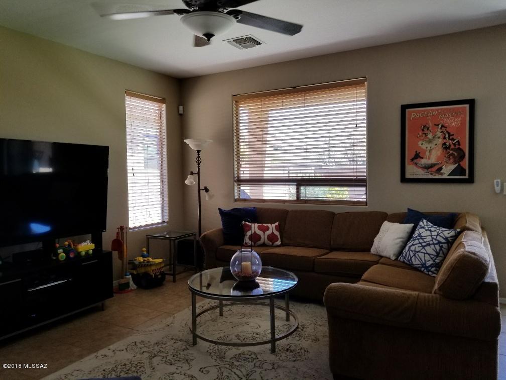Rancho Vistoso NGHB 10 PCLS S,U & V - Residential