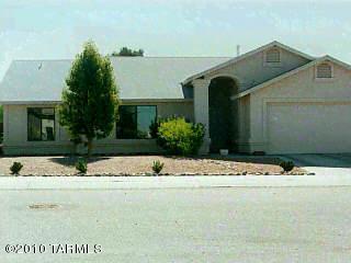 Conveniently located 3 bedroom 2 bath home in the northwest area.  Open floor plan.  Huge breakfast bar.  Park like backyard.

($100 OFF FIRST MONTH'S RENT when you mention this)

Pets upon approval.