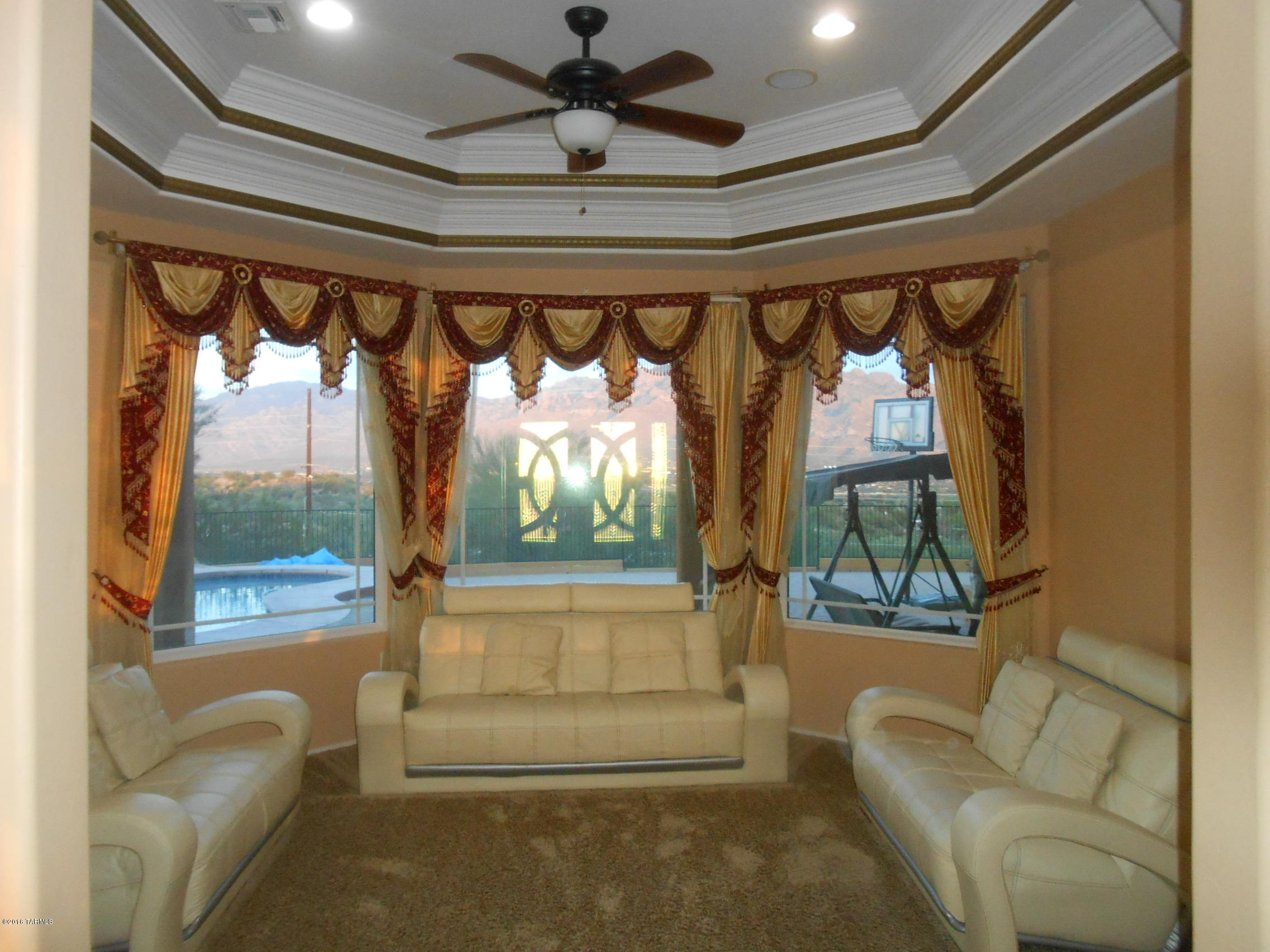 Tecolote De Oro (1-14) - Residential