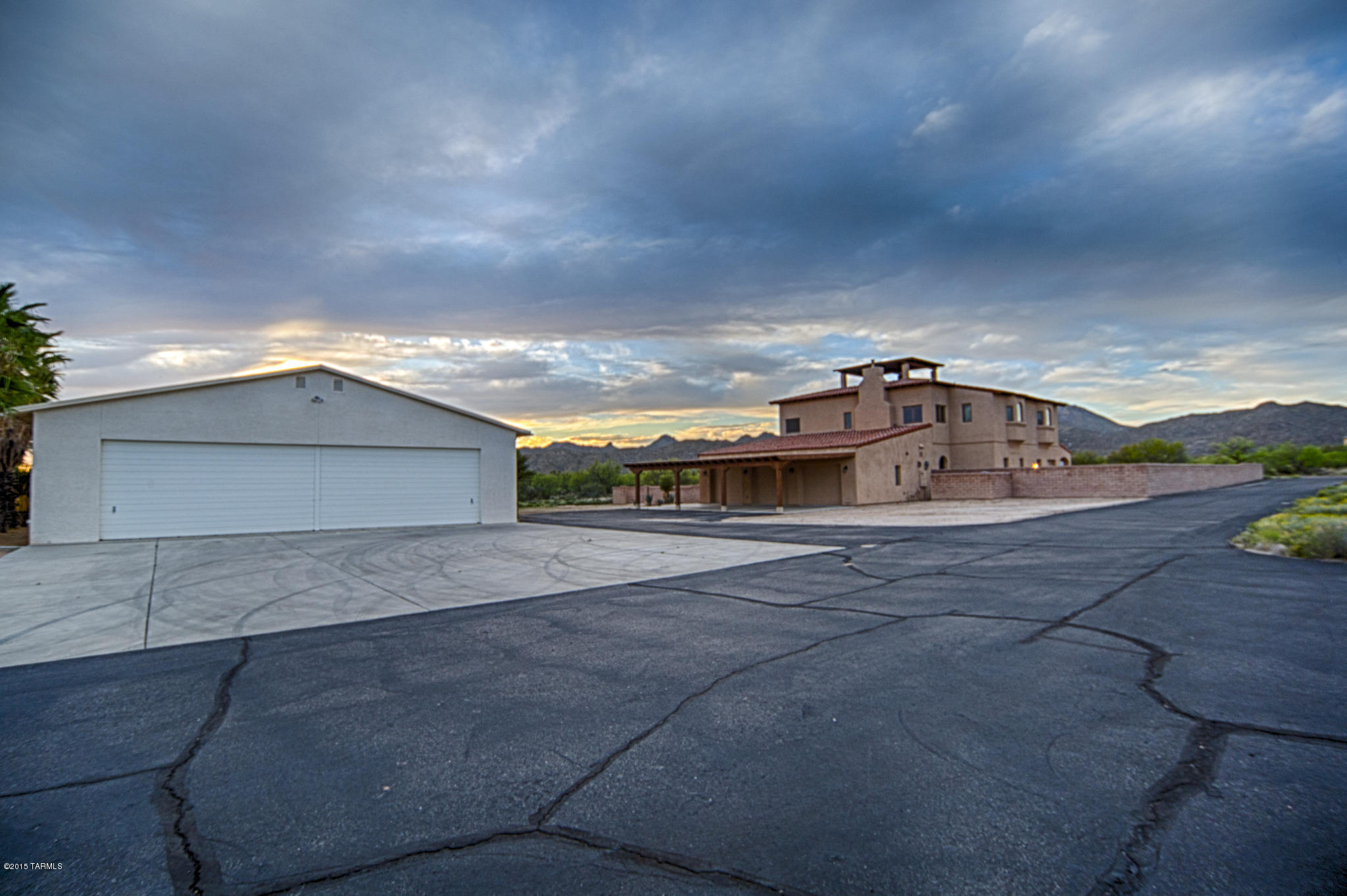 La Cholla Airpark - Residential
