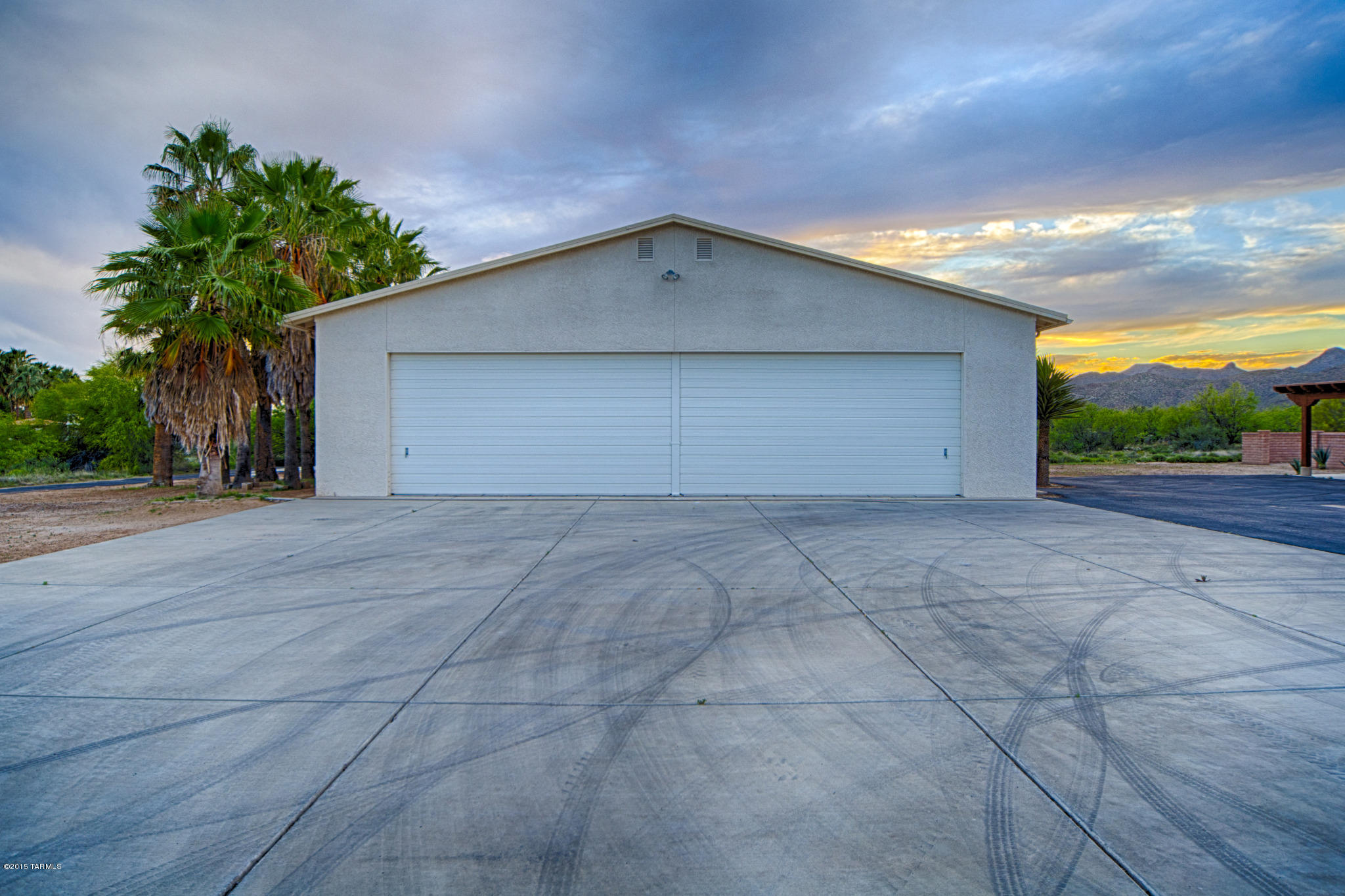 La Cholla Airpark - Residential