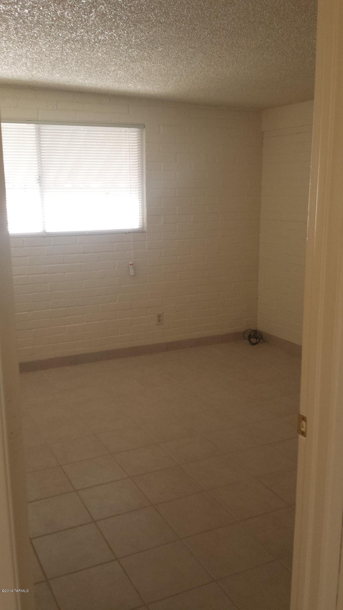 Hidden Hills East NO 3 (1-88) - Residential Lease