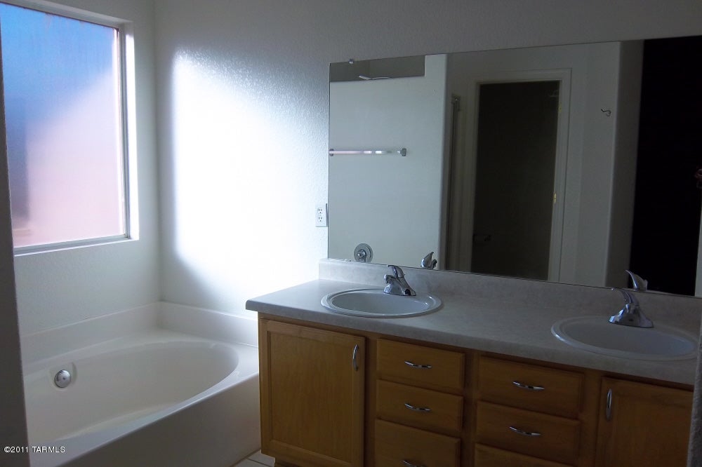Sunrise Meadow At Rita Ranch (1-135) - Residential Lease