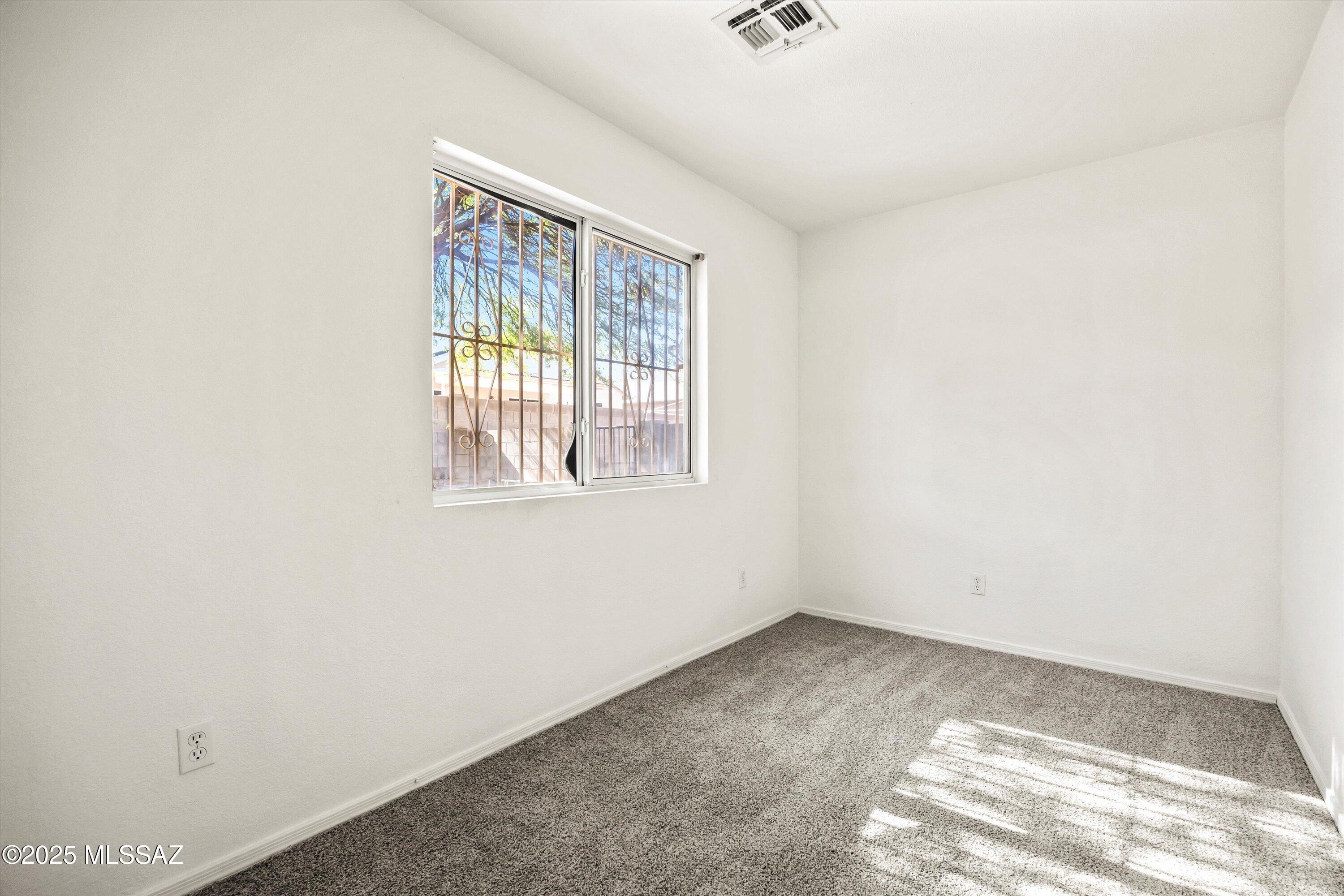 Paraiso (1-106) - Residential