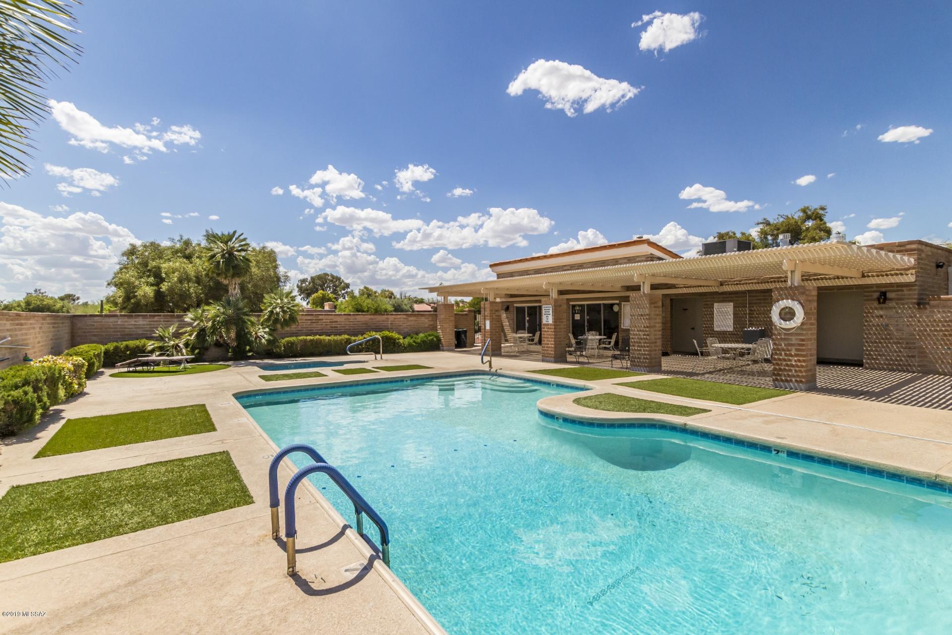 Villas De La Canada (1-74) - Residential