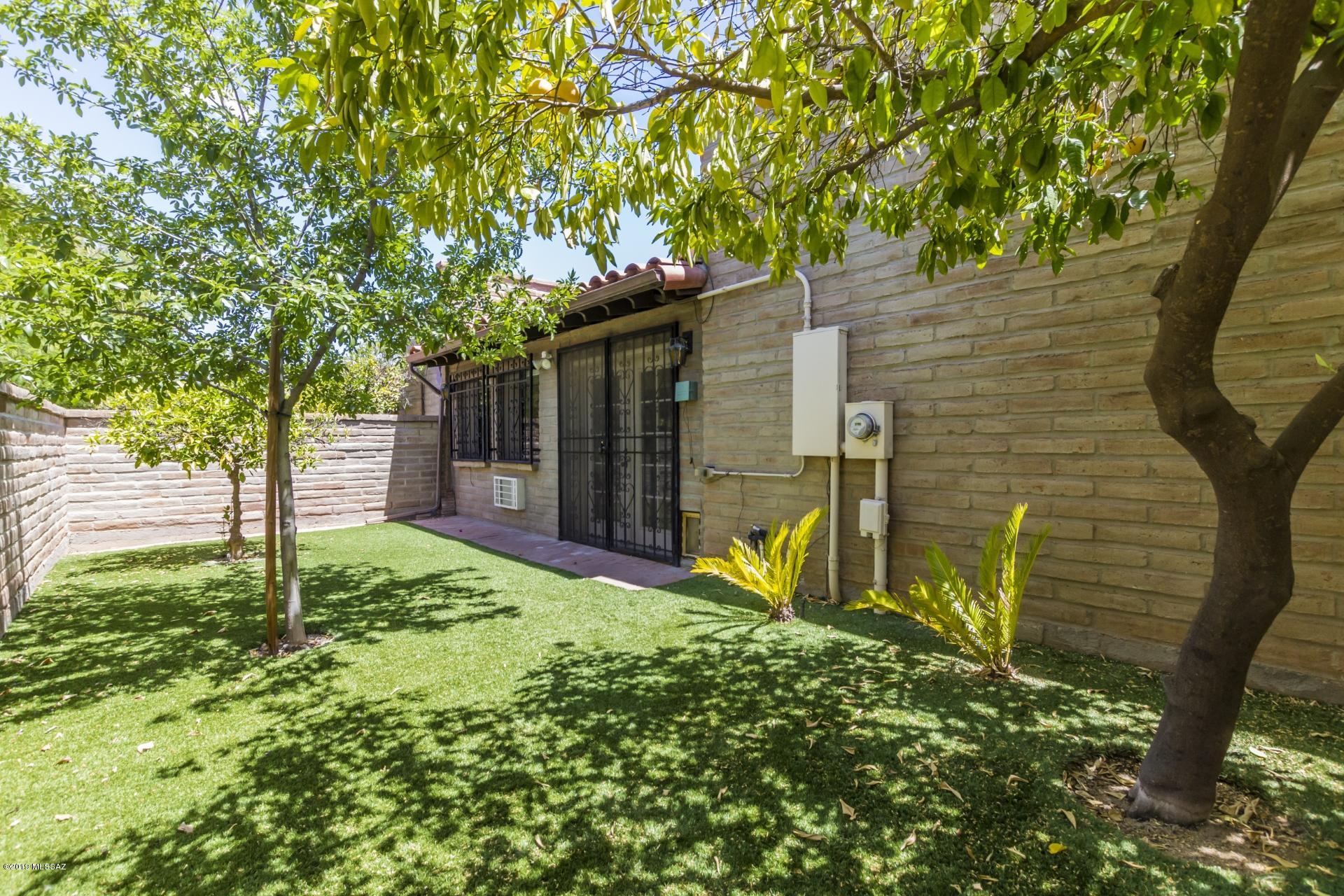 Villas De La Canada (1-74) - Residential