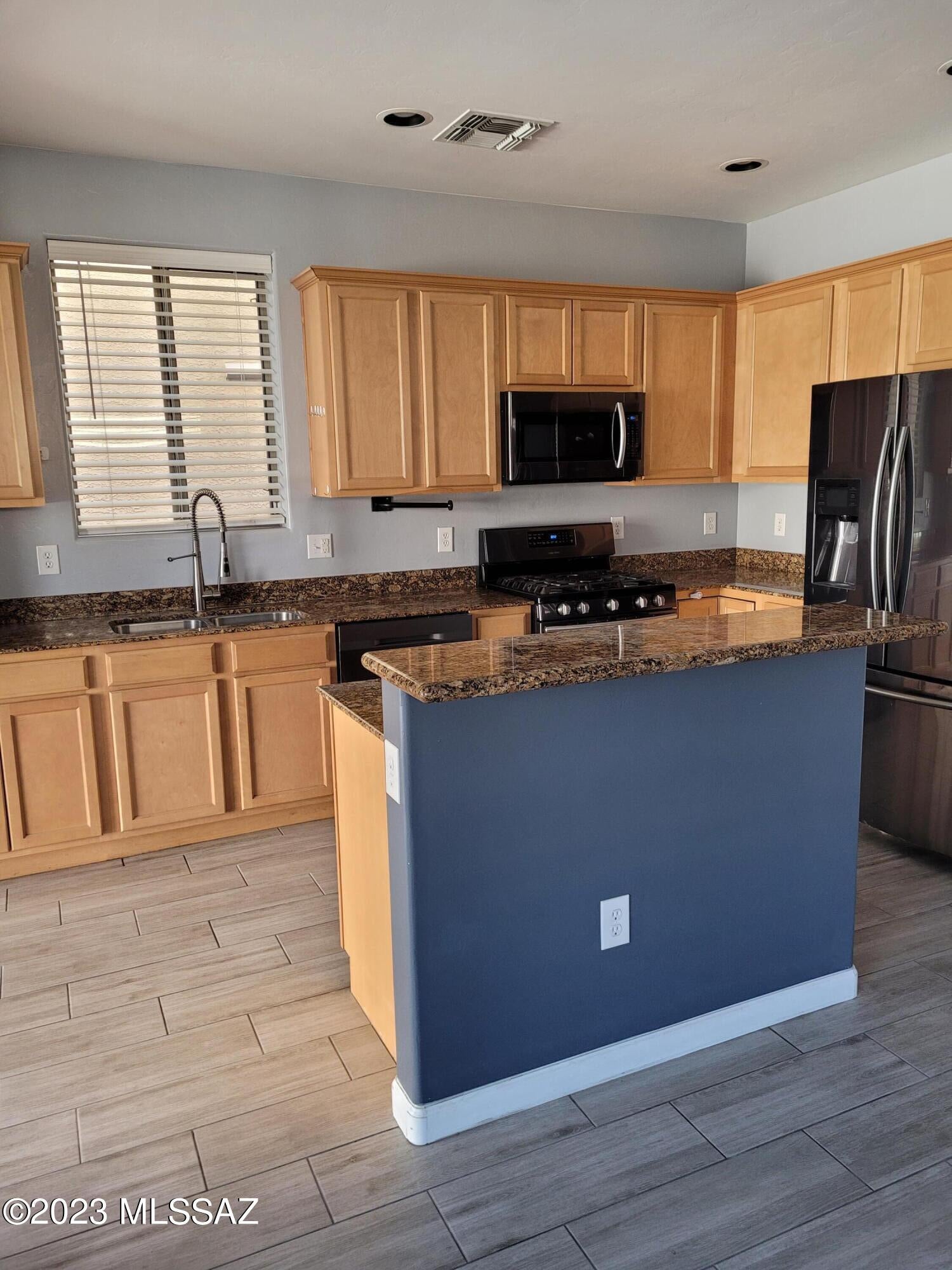 Riverside Crossing (1-133) - Residential Lease