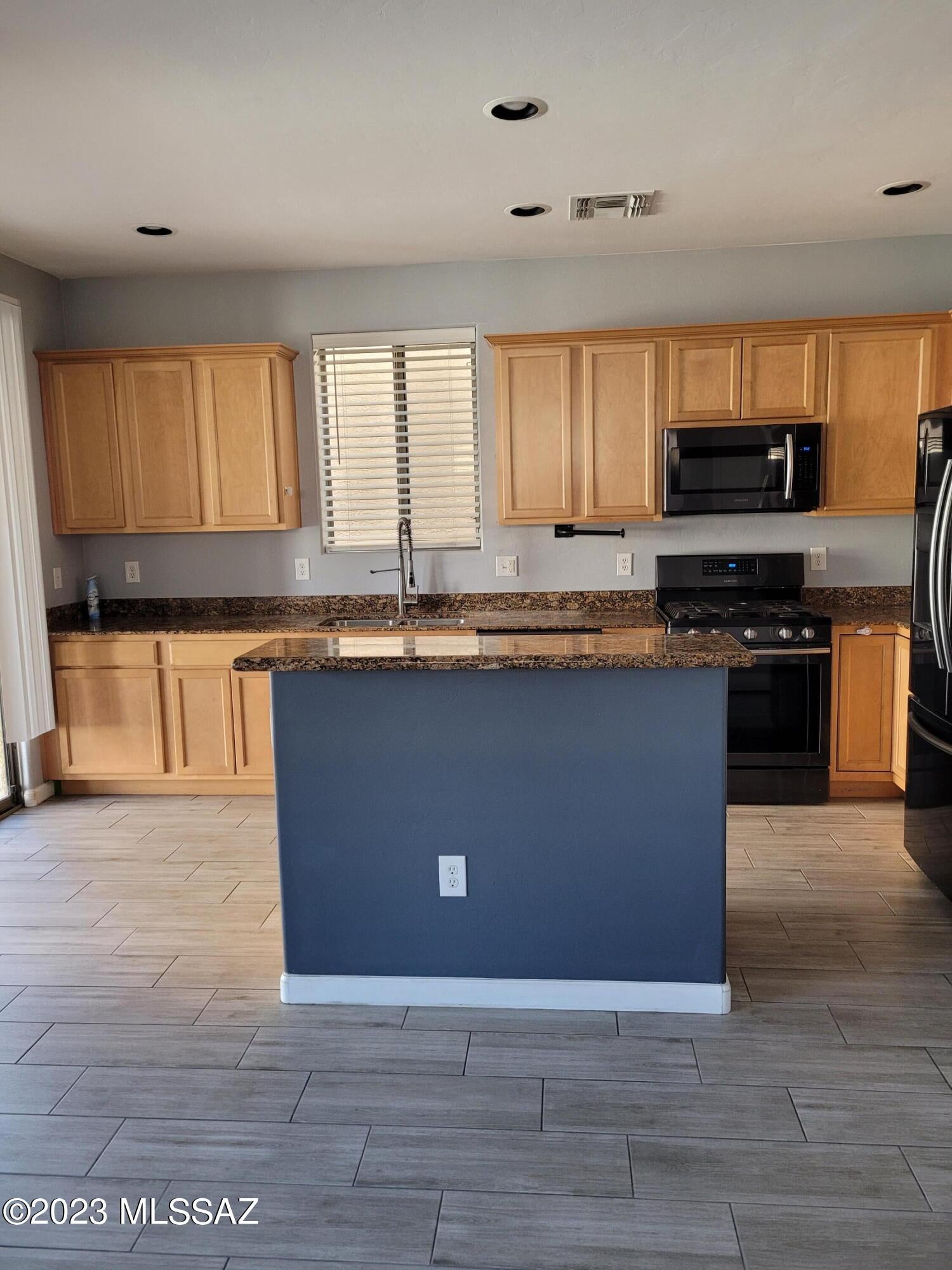 Riverside Crossing (1-133) - Residential Lease