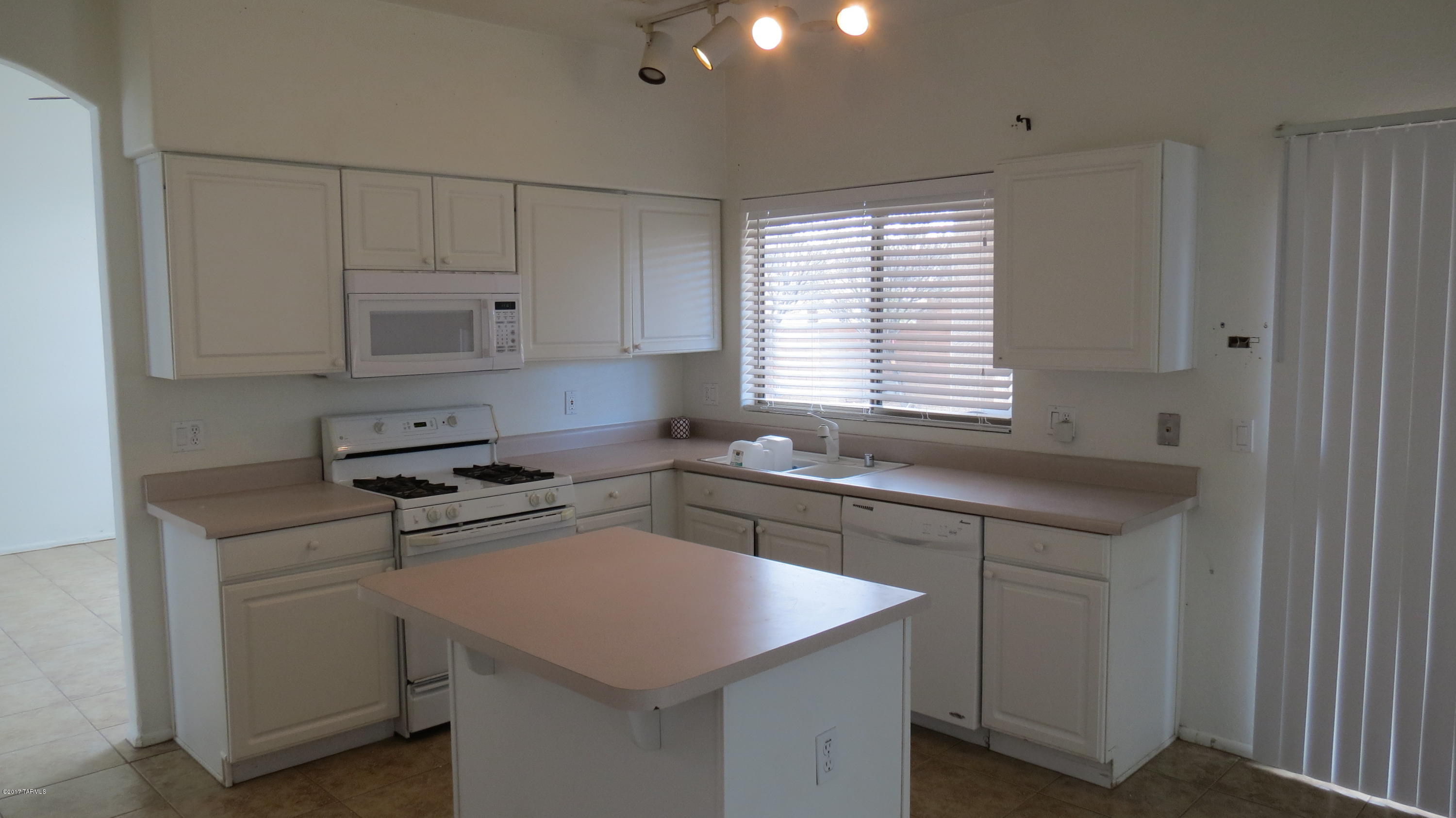 Canada Ridge (1-126) - Residential Lease