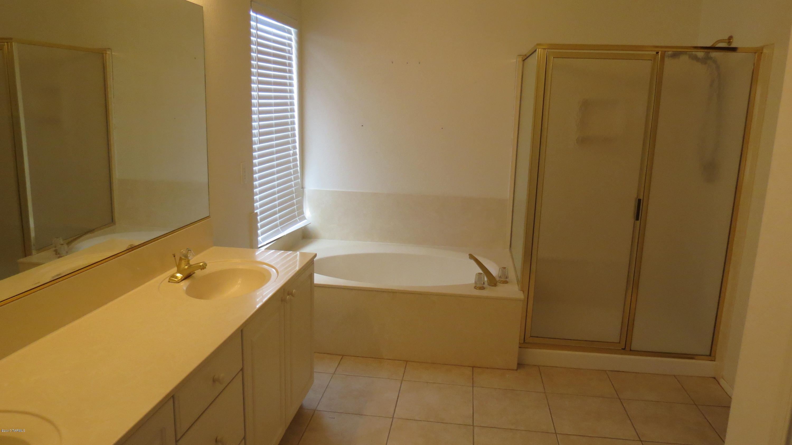 Canada Ridge (1-126) - Residential Lease