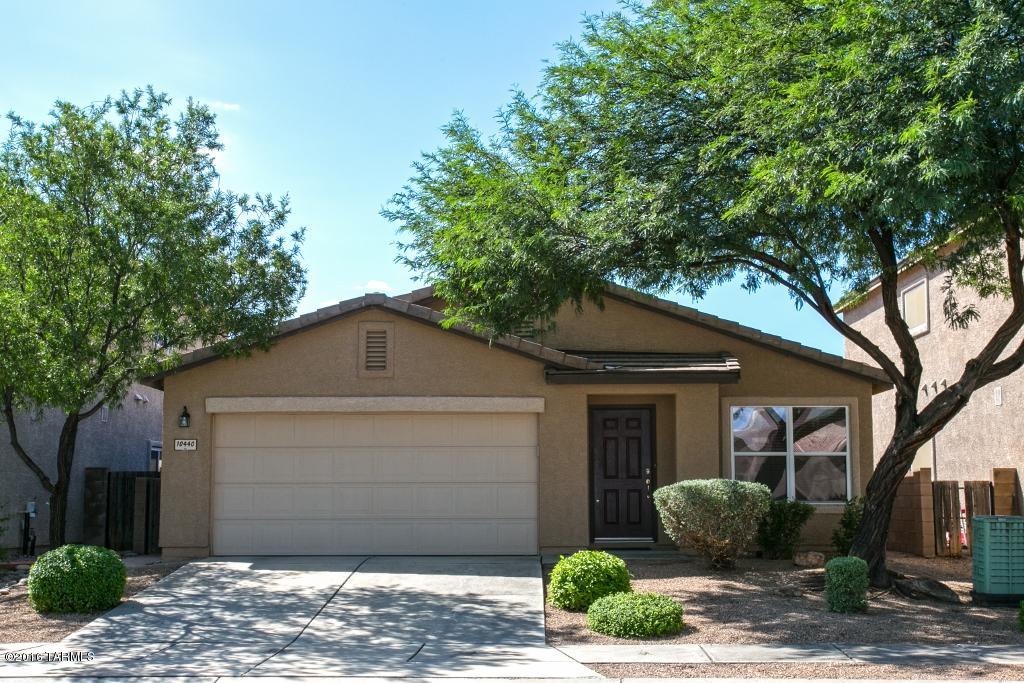 Seller will accept of counter offers between $199,900-$209,900.  You will love this beautiful Mesquite Ranch home with 4 bedroom/2 bathrooms and an amazing backyard that will make you feel like you are at the spa.  All bedrooms have ceiling fans.  Living areas have tile and pergo flooring.  Check out the huge built-in in the breakfast area.  So close to Raytheon, U of A Science Center with easy access to I-10 and shopping.