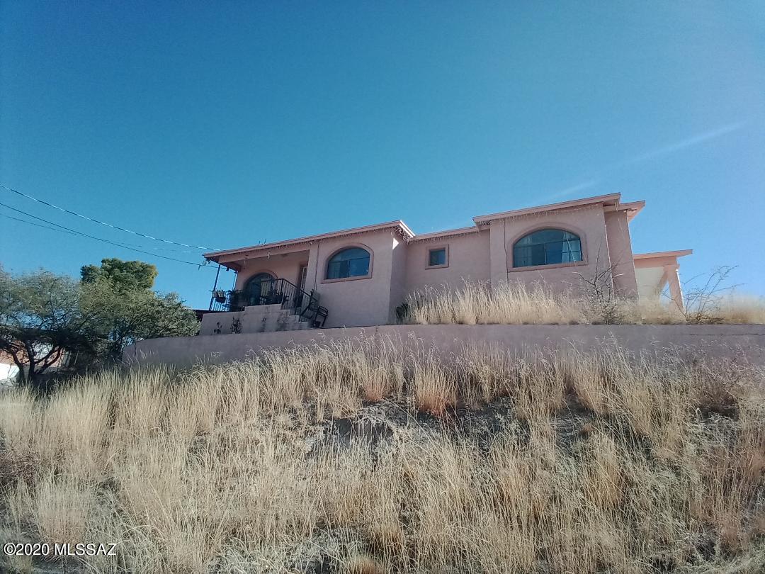 HOME WITH VIEWS.
Grate value for all this home has to offer.
3BR/ 2BA /2 Carport, formal living room, dining room open kitchen with island, tile floors.
and nice views.  Popular floor plan.